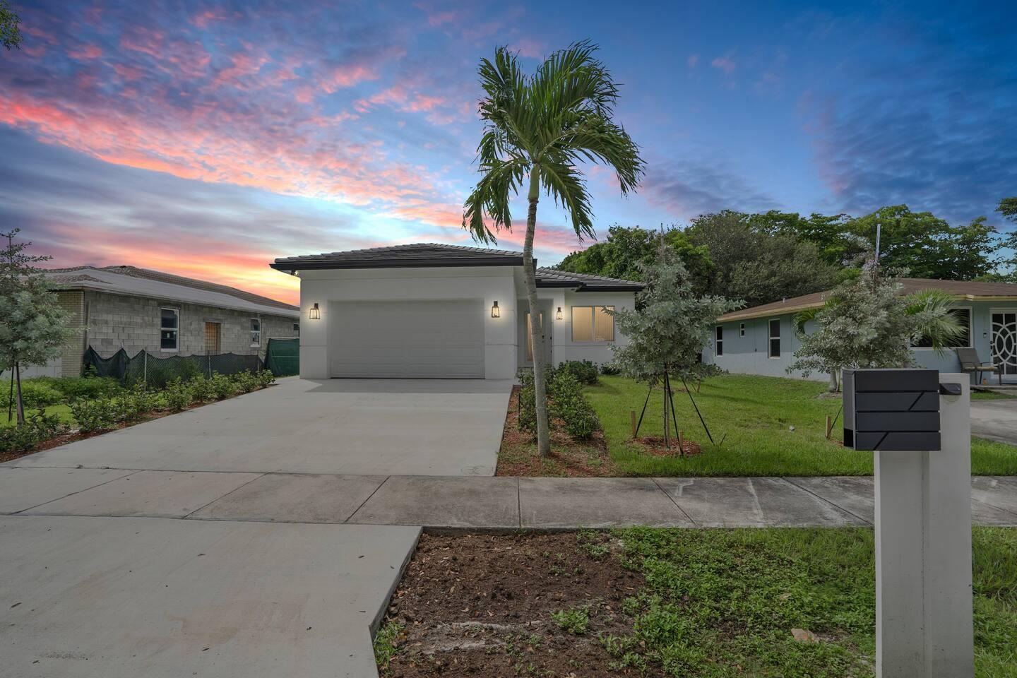2962 NW 10th Ct