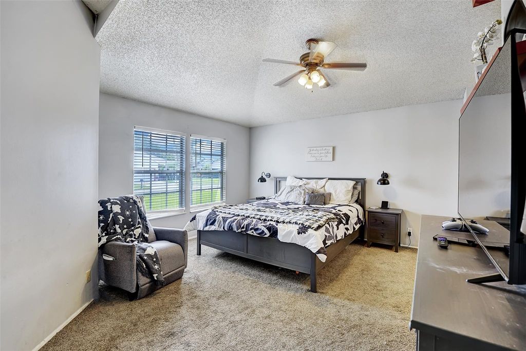 Photo of 25 Heather Cove Drive, Boynton Beach, FL 33436 (MLS # F10467800)