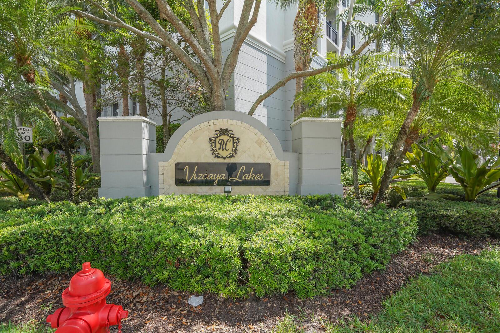 VIZCAYA LAKES - Residential