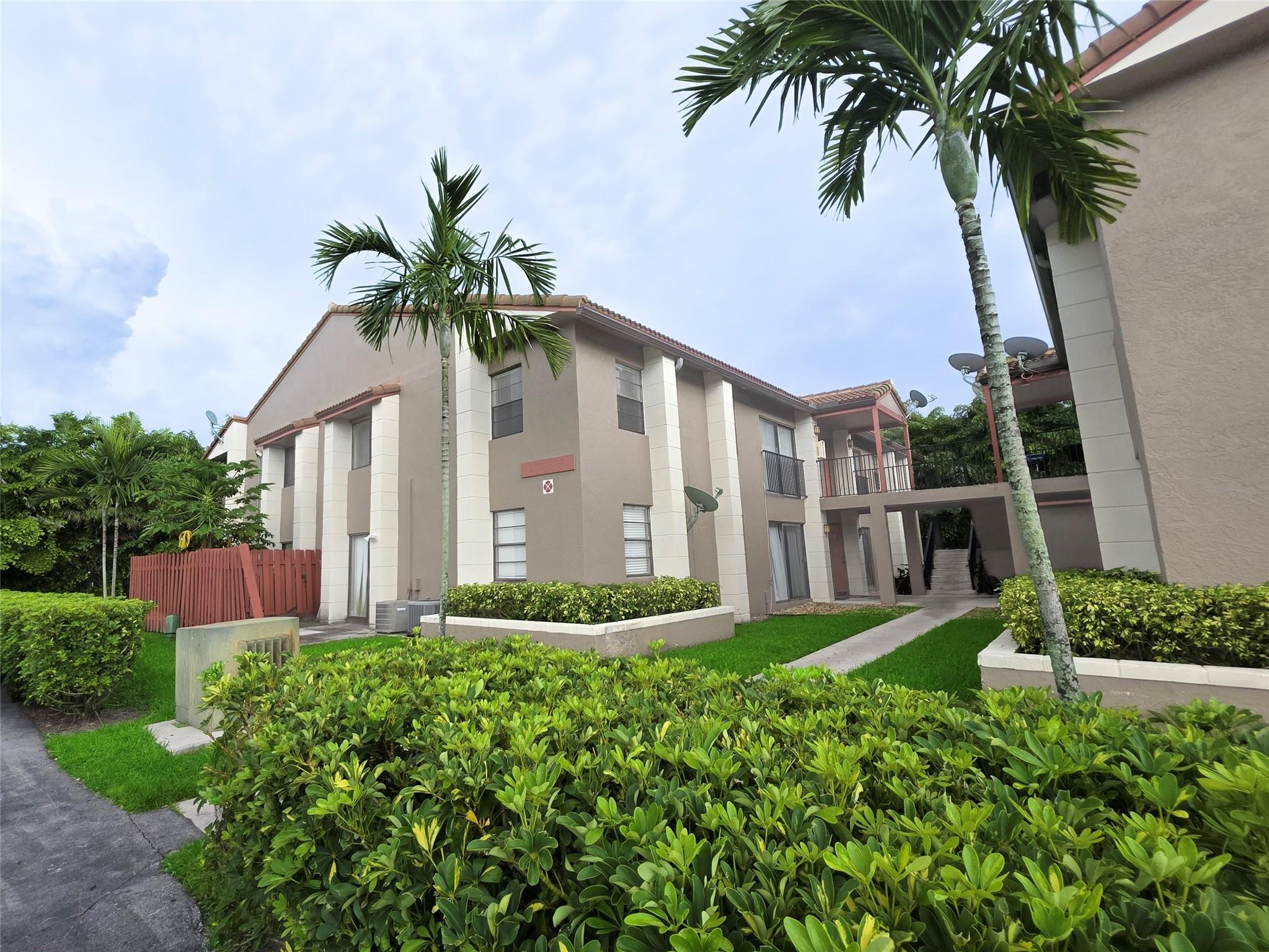 Amazing Find in West Coral Springs! Spacious 2nd Floor 3 Bedroom 2 Bath Condo With Washer & Dryer!
Gorgeous Updated Kitchen With Granite Countertops & New Appliances. Beautiful Vinyl Flooring & New Paint
Throughout. New Central A/C. Rent Includes Water, Pest Control & Community Pool. Located Near Schools,
Shopping, and Entertainment. HOA requires a credit score of 600+ For All Tenants. This Is A Must See!