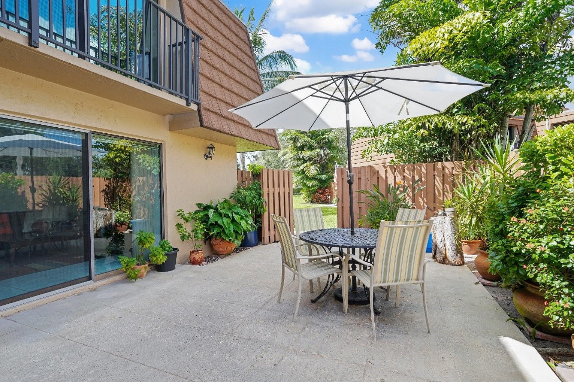 CAMELOT GARDEN - Residential