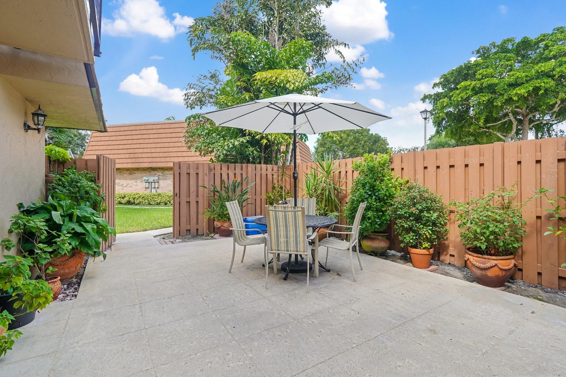 CAMELOT GARDEN - Residential