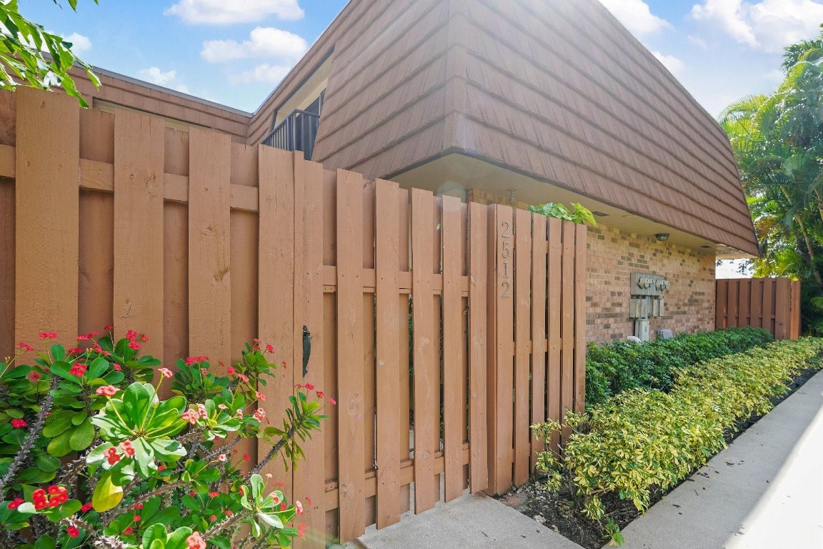 CAMELOT GARDEN - Residential