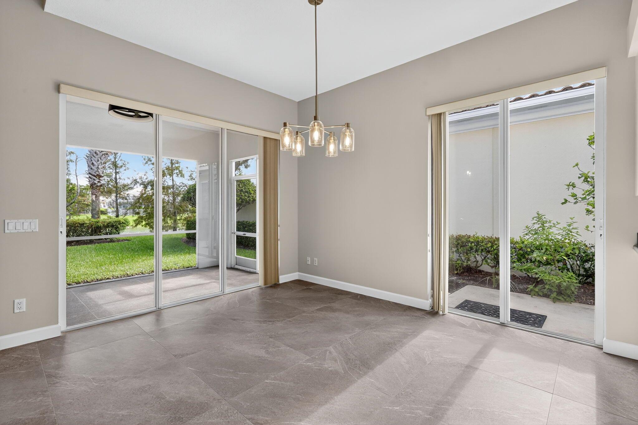 Wellington, Florida 33414, United States, 3 Bedrooms Bedrooms, ,3 BathroomsBathrooms,Residential,Pending,209645