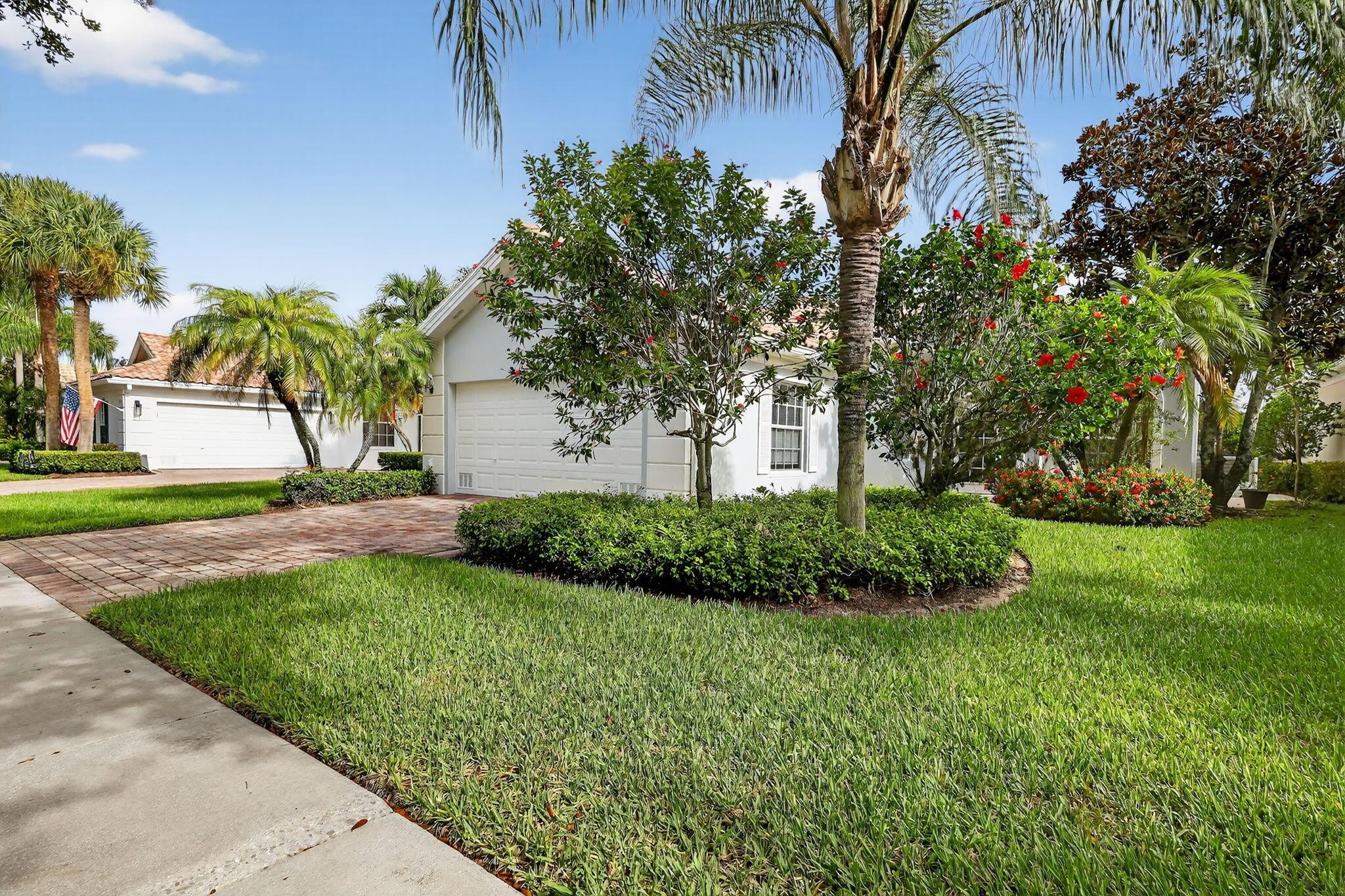 Wellington, Florida 33414, United States, 3 Bedrooms Bedrooms, ,3 BathroomsBathrooms,Residential,Pending,209645