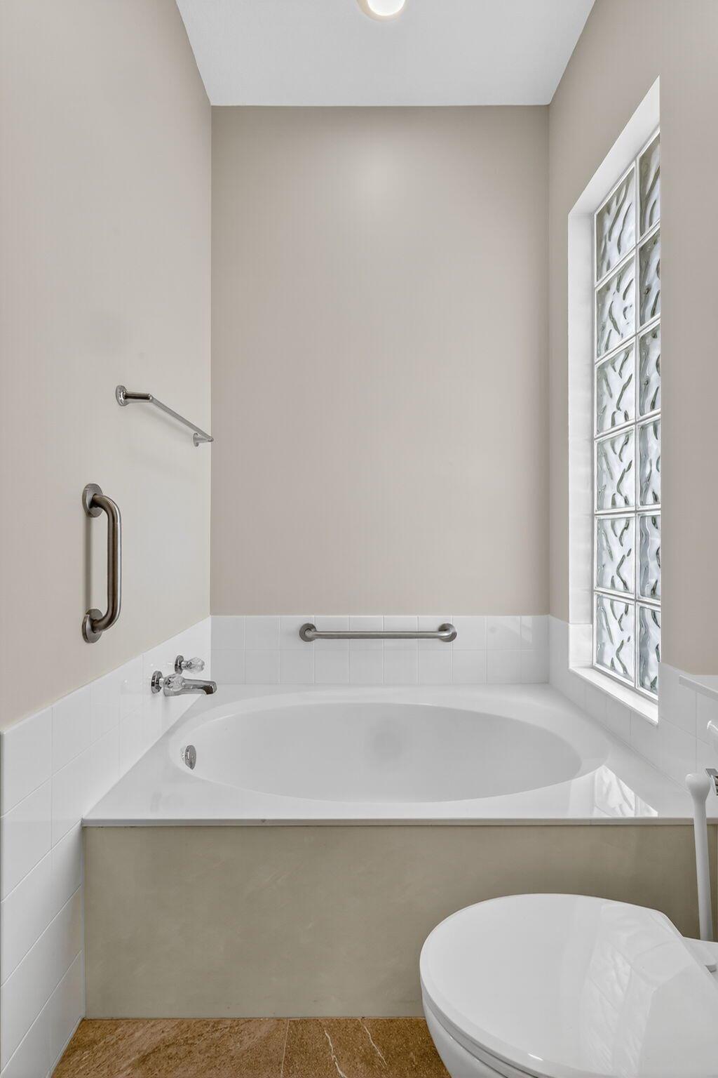 Wellington, Florida 33414, United States, 3 Bedrooms Bedrooms, ,3 BathroomsBathrooms,Residential,Pending,209645