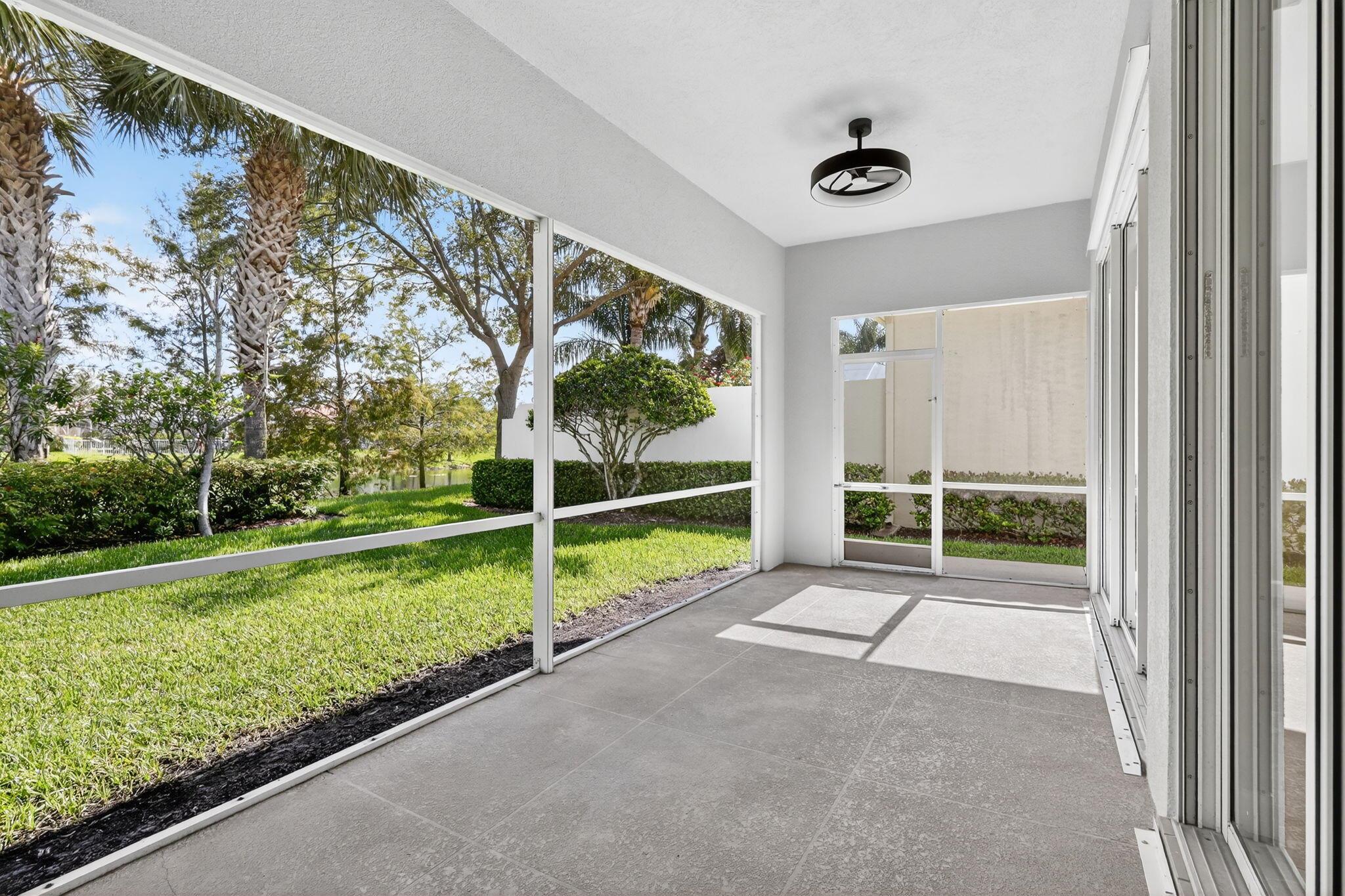 Wellington, Florida 33414, United States, 3 Bedrooms Bedrooms, ,3 BathroomsBathrooms,Residential,Pending,209645