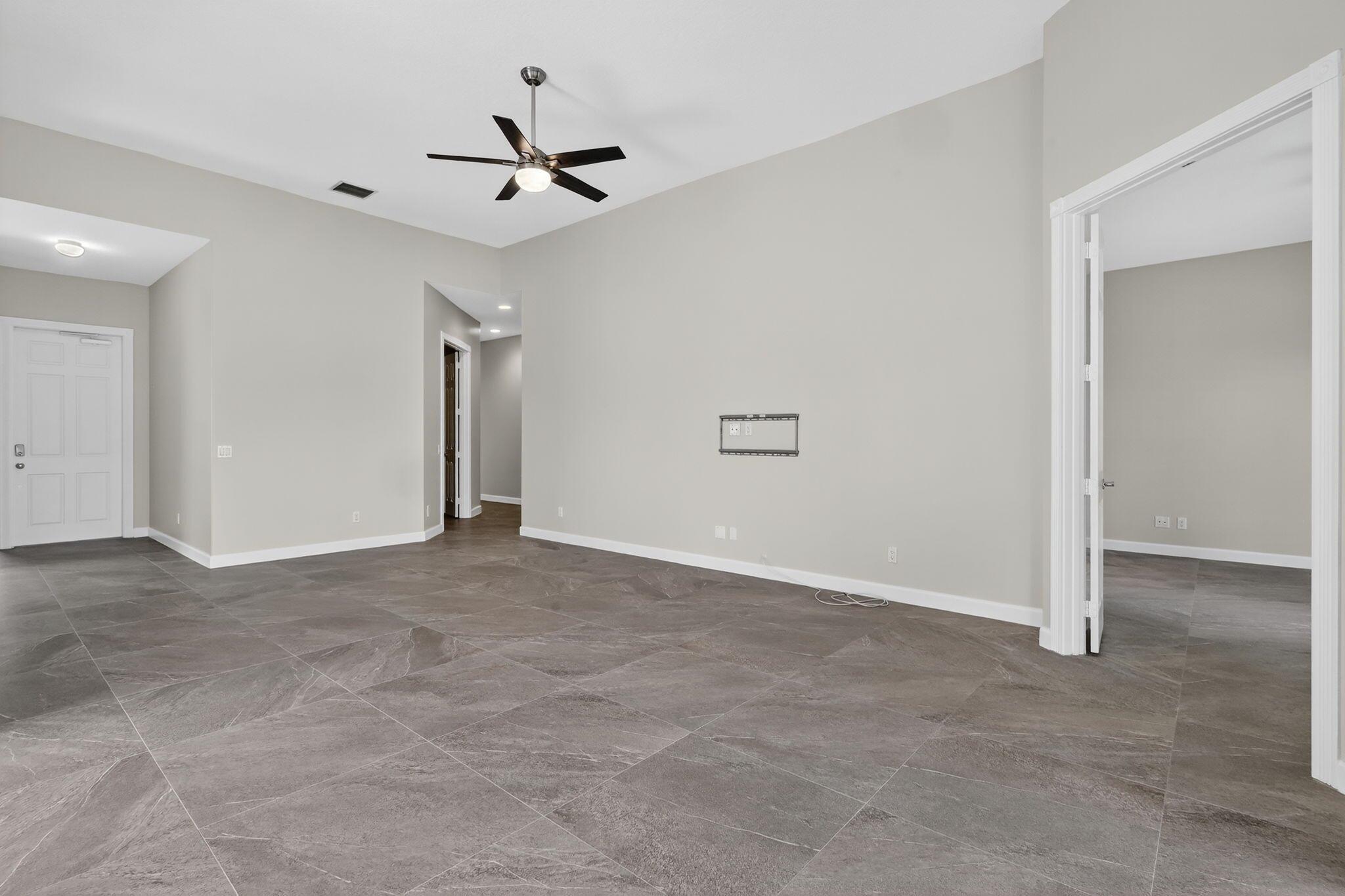 Wellington, Florida 33414, United States, 3 Bedrooms Bedrooms, ,3 BathroomsBathrooms,Residential,Pending,209645