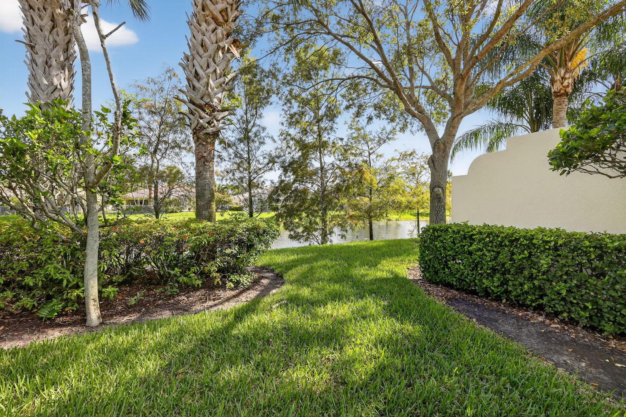 Wellington, Florida 33414, United States, 3 Bedrooms Bedrooms, ,3 BathroomsBathrooms,Residential,Pending,209645