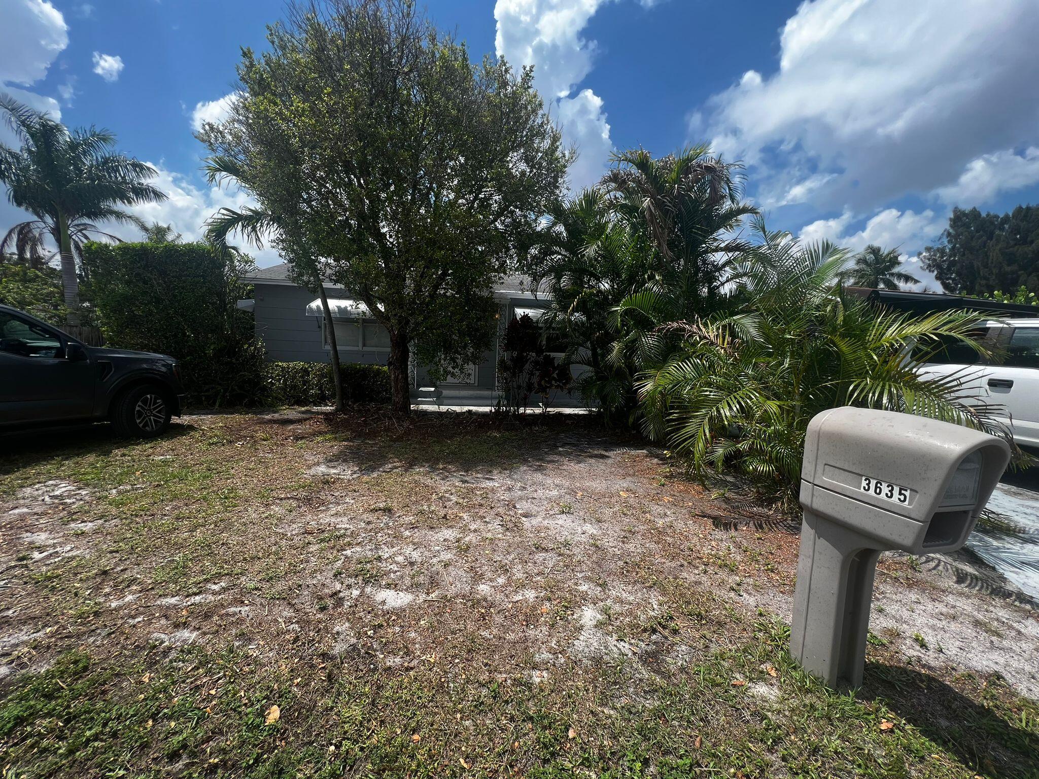 LAKEWOOD GARDENS PL 1 IN - Residential Lease