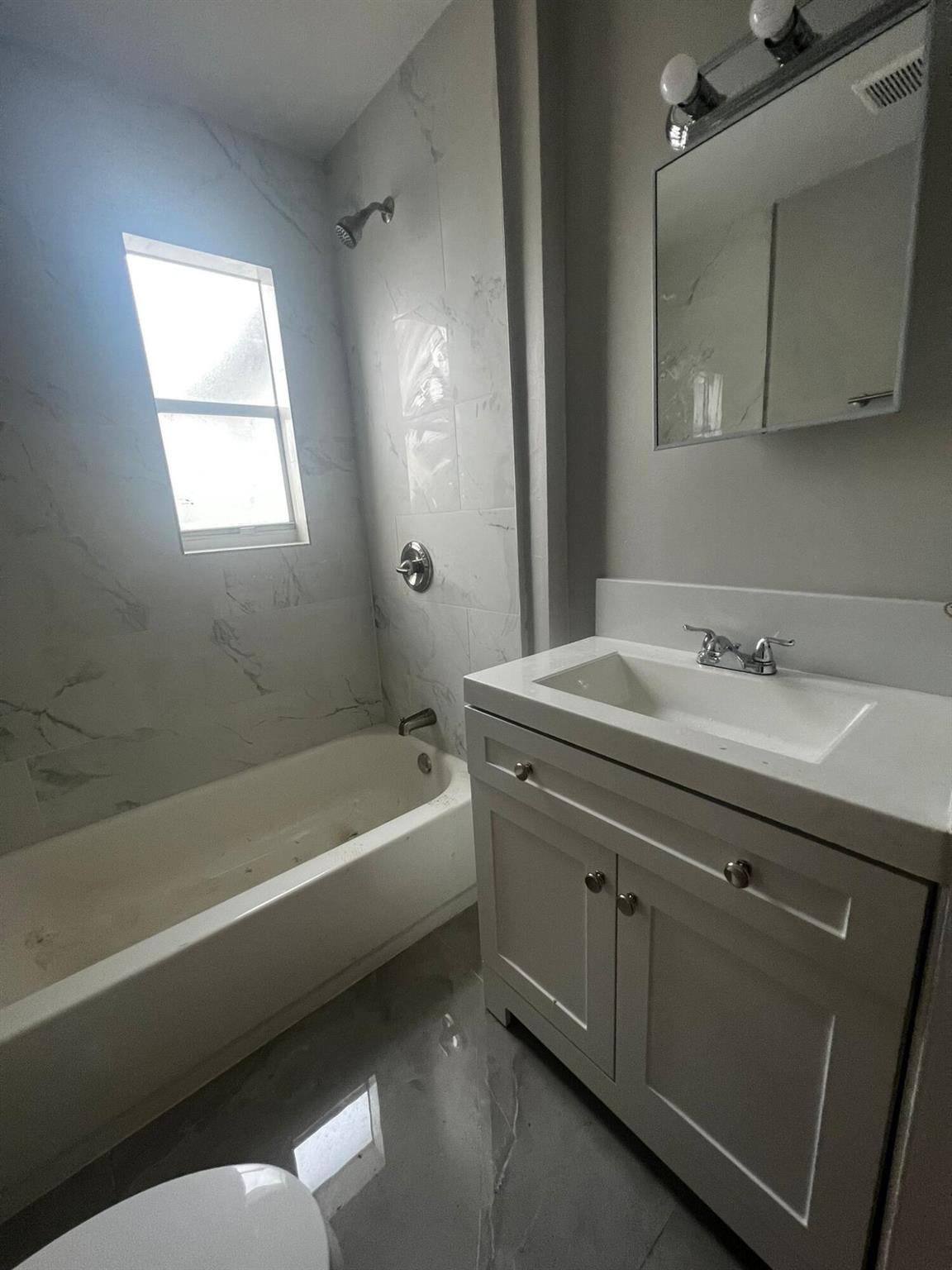 LAKEWOOD GARDENS PL 1 IN - Residential Lease