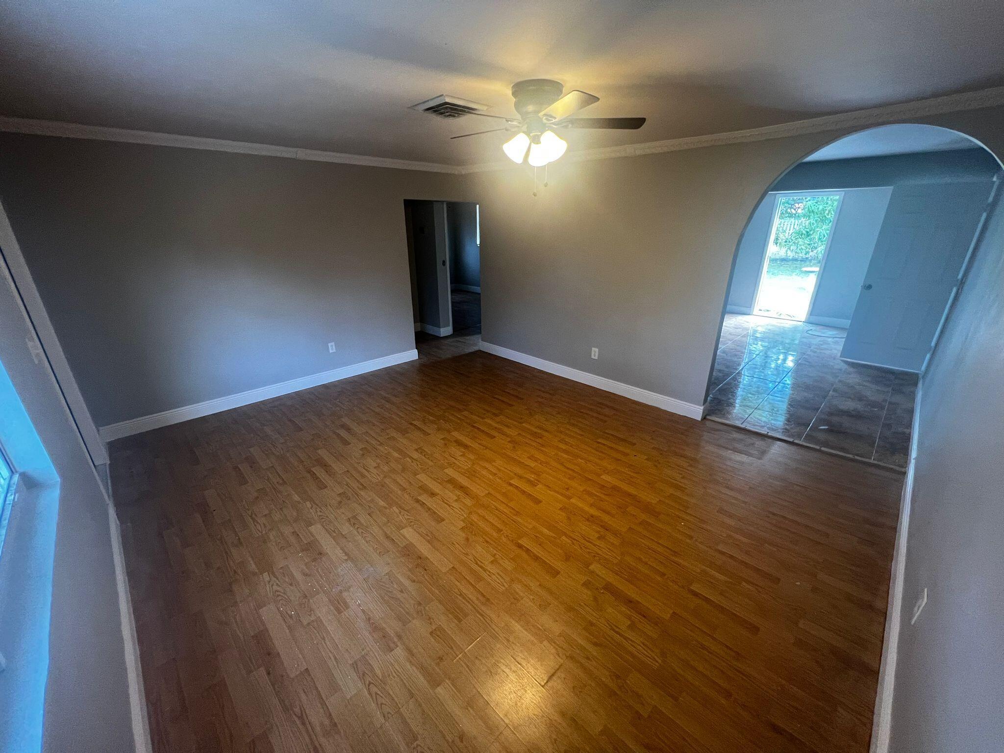 LAKEWOOD GARDENS PL 1 IN - Residential Lease
