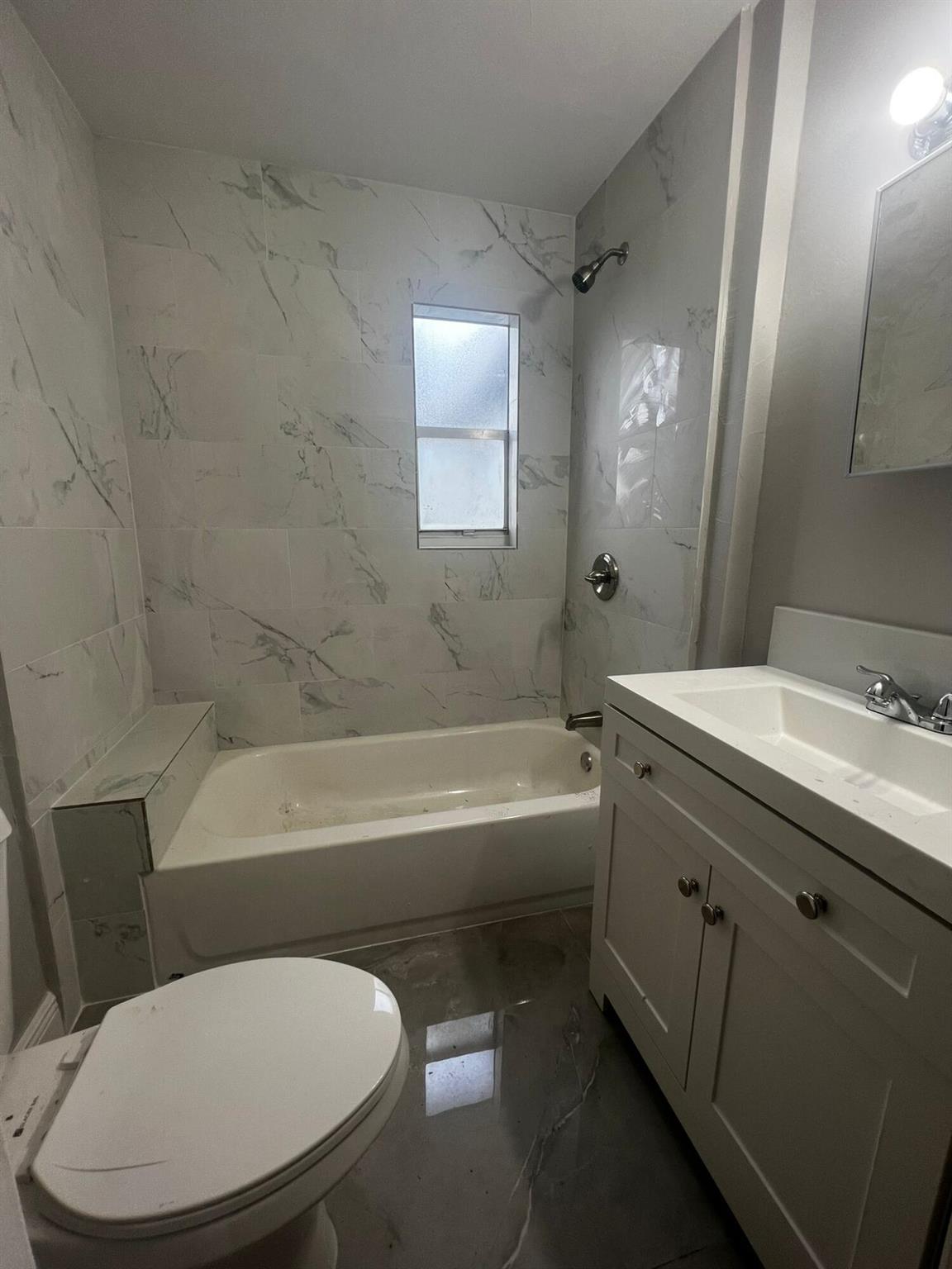 LAKEWOOD GARDENS PL 1 IN - Residential Lease