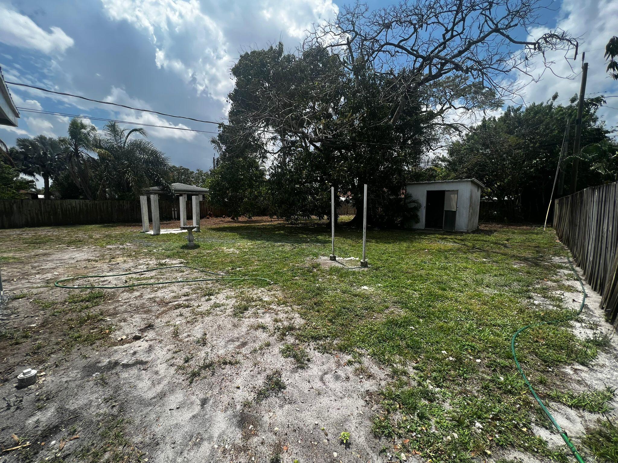 LAKEWOOD GARDENS PL 1 IN - Residential Lease