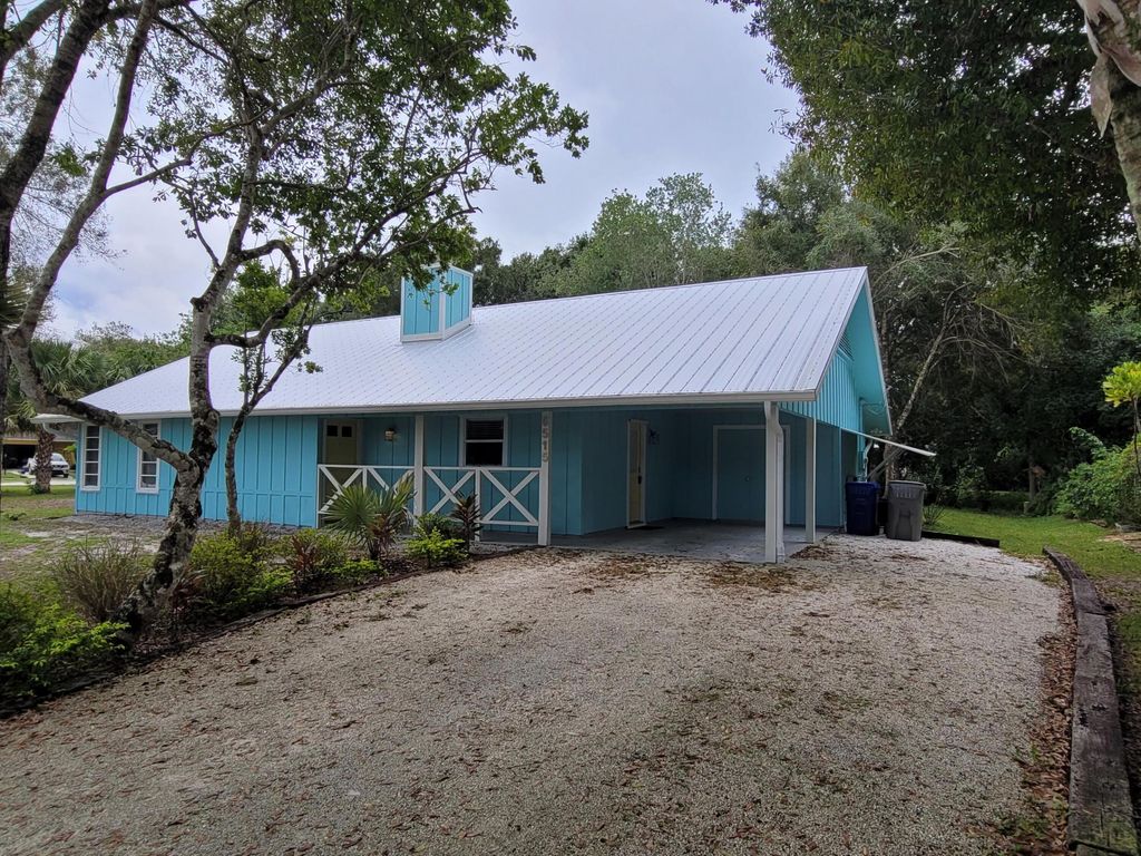 Photo of 6515 5th Street, Vero Beach, FL 32968 (MLS # R11169102)