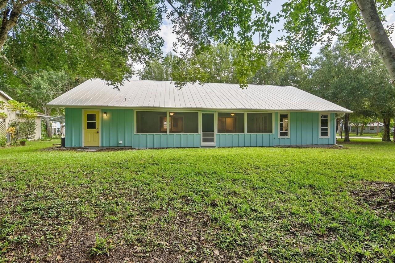 PINE TREE PARK UNIT NO 3 - Residential Lease