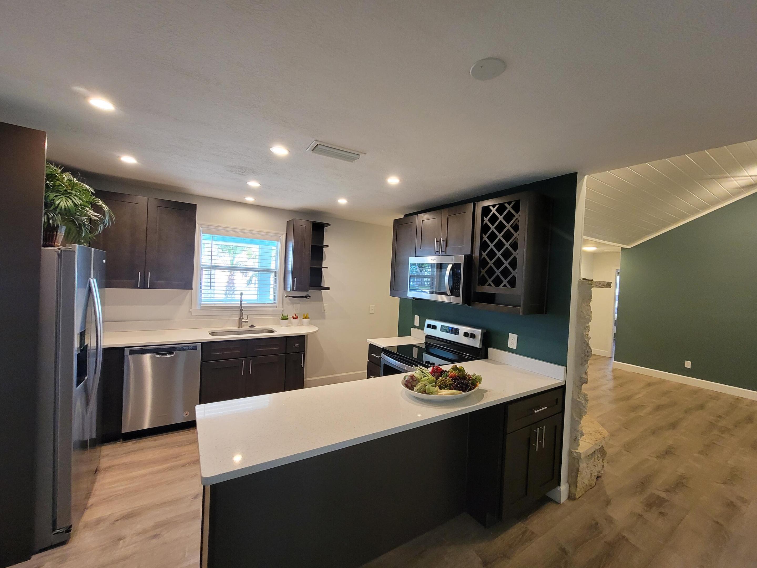 PINE TREE PARK UNIT NO 3 - Residential Lease