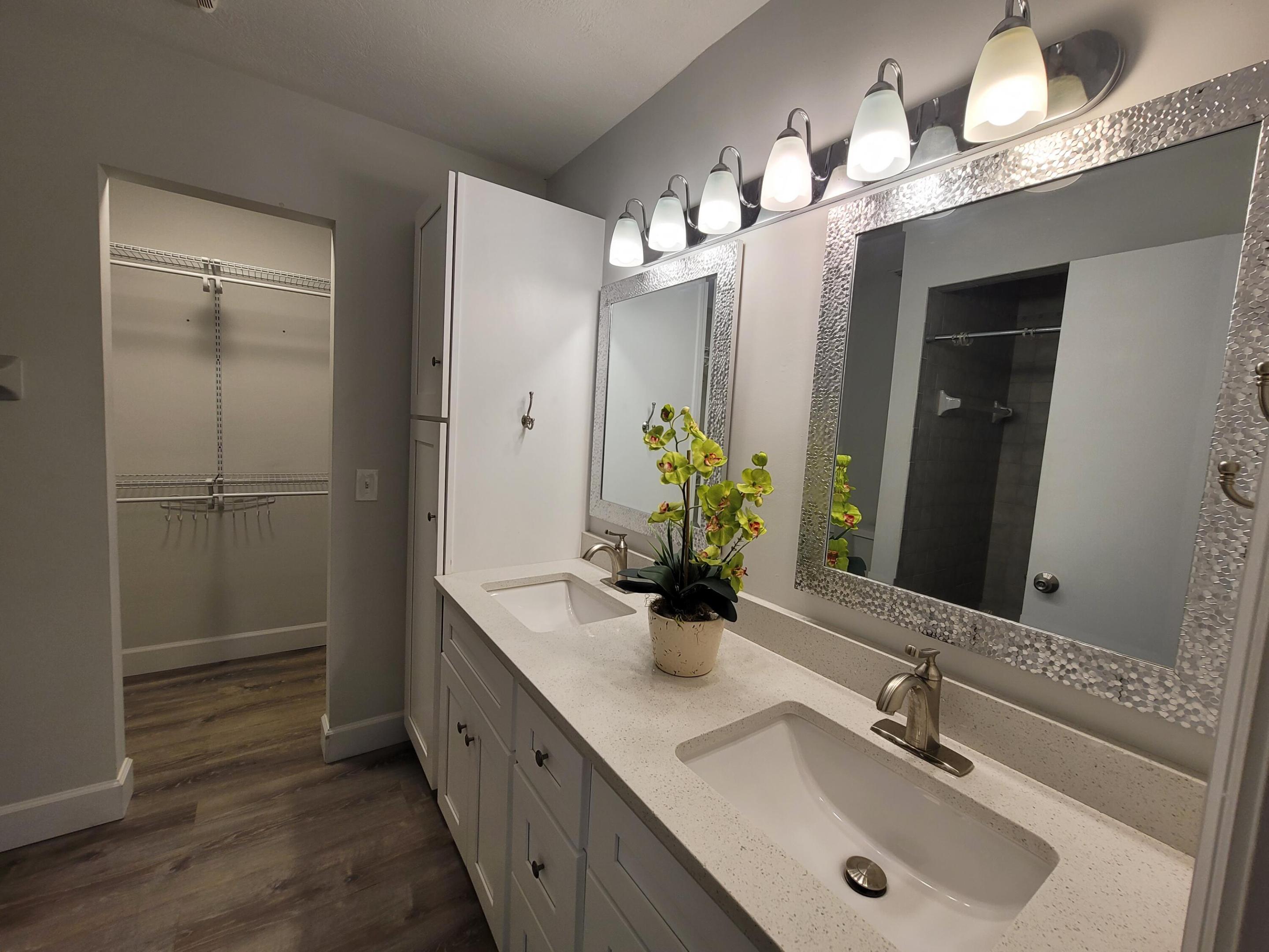 PINE TREE PARK UNIT NO 3 - Residential Lease