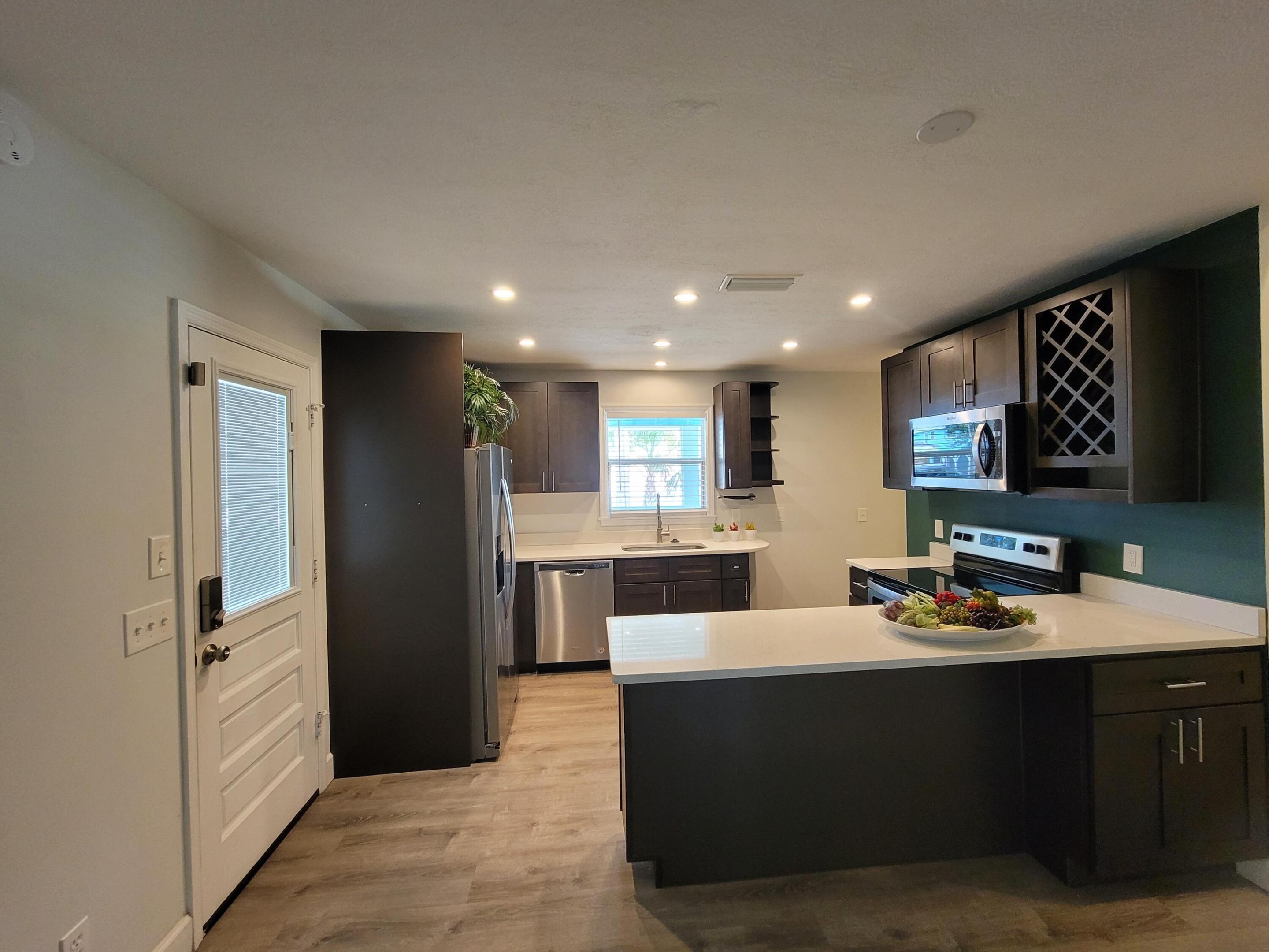 PINE TREE PARK UNIT NO 3 - Residential Lease