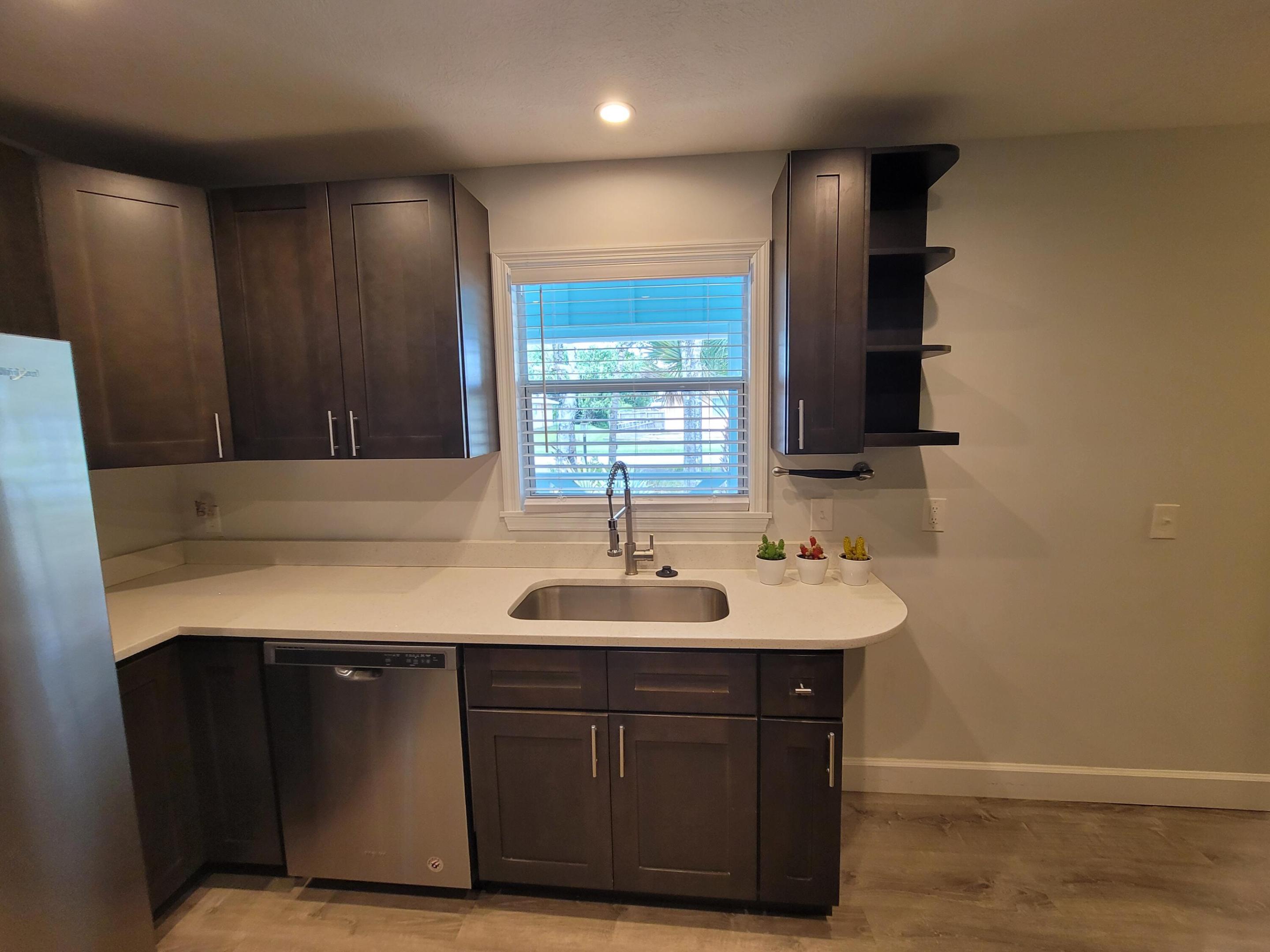 PINE TREE PARK UNIT NO 3 - Residential Lease