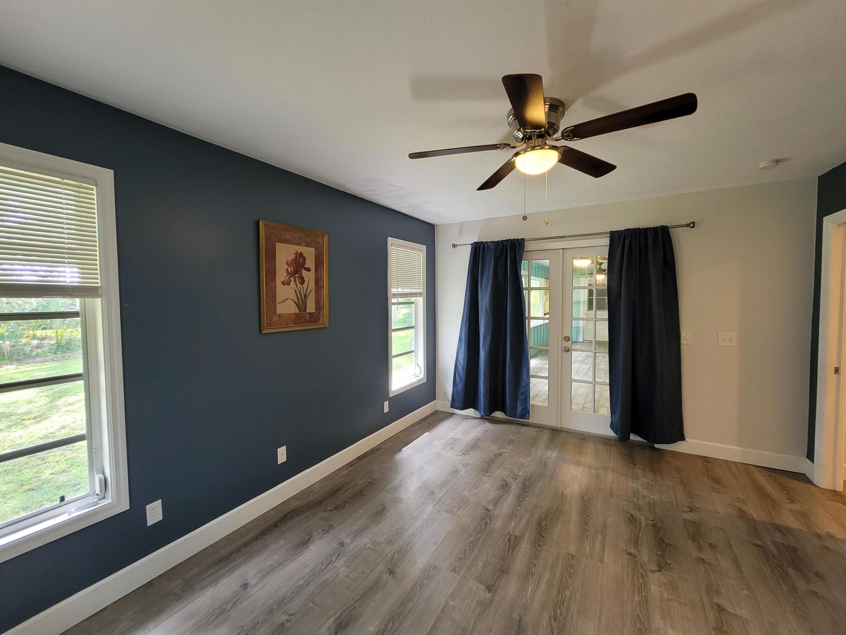 PINE TREE PARK UNIT NO 3 - Residential Lease