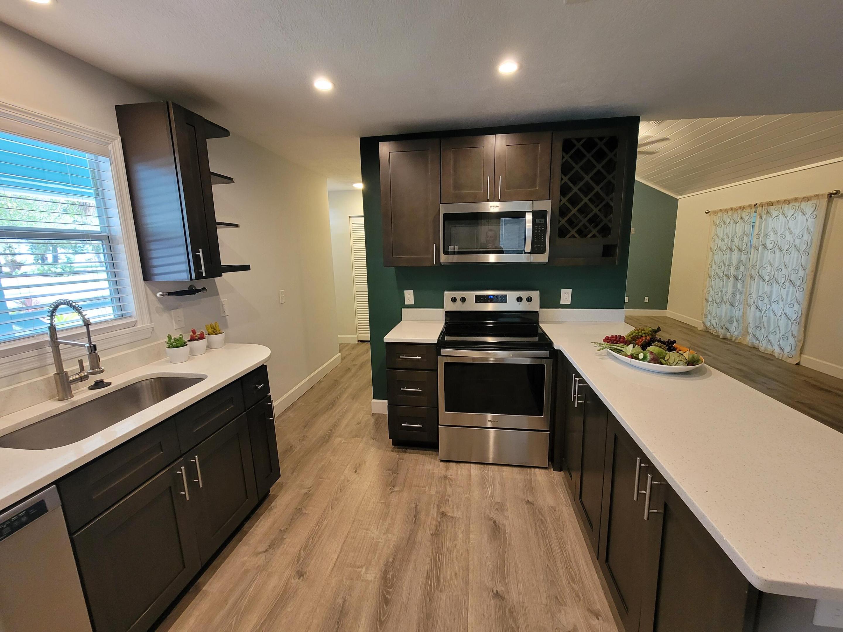 PINE TREE PARK UNIT NO 3 - Residential Lease