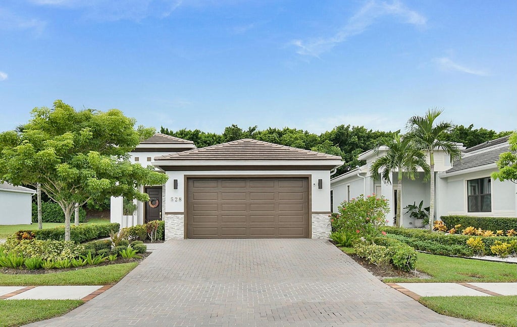 Photo of 528 SE Fascino Circle SE, Port Saint Lucie, FL 34984 (MLS # B26072701)