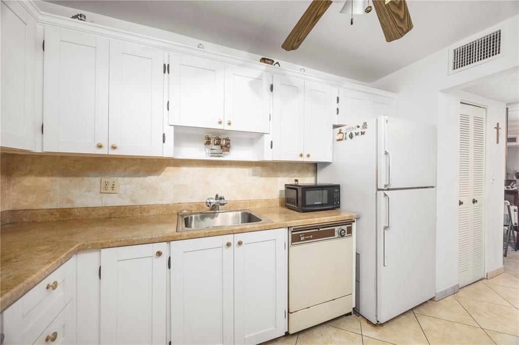 TOPAZ SOUTH CONDO - Residential