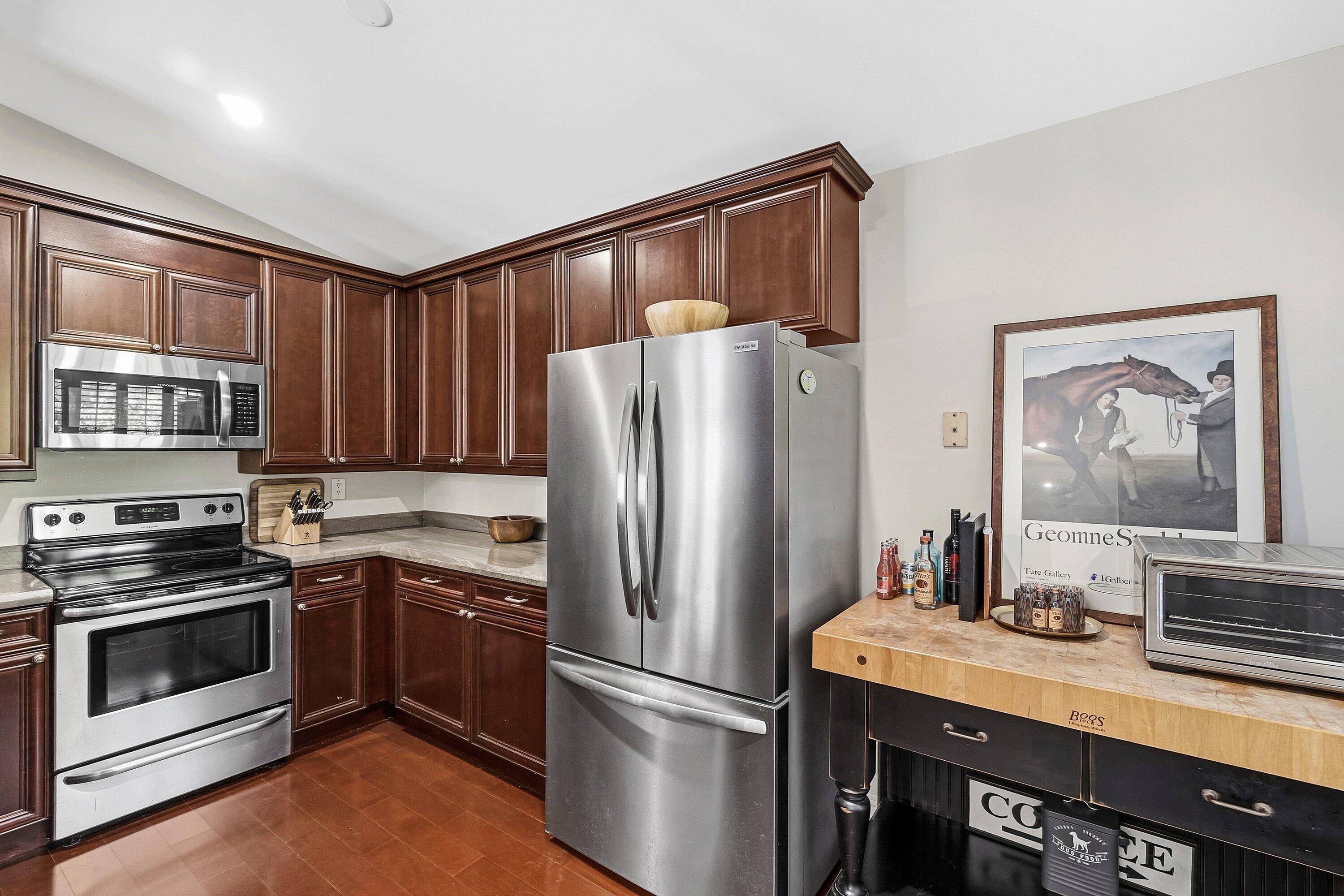 BEDFORD MEWS AT WELLINGTON - Residential Lease