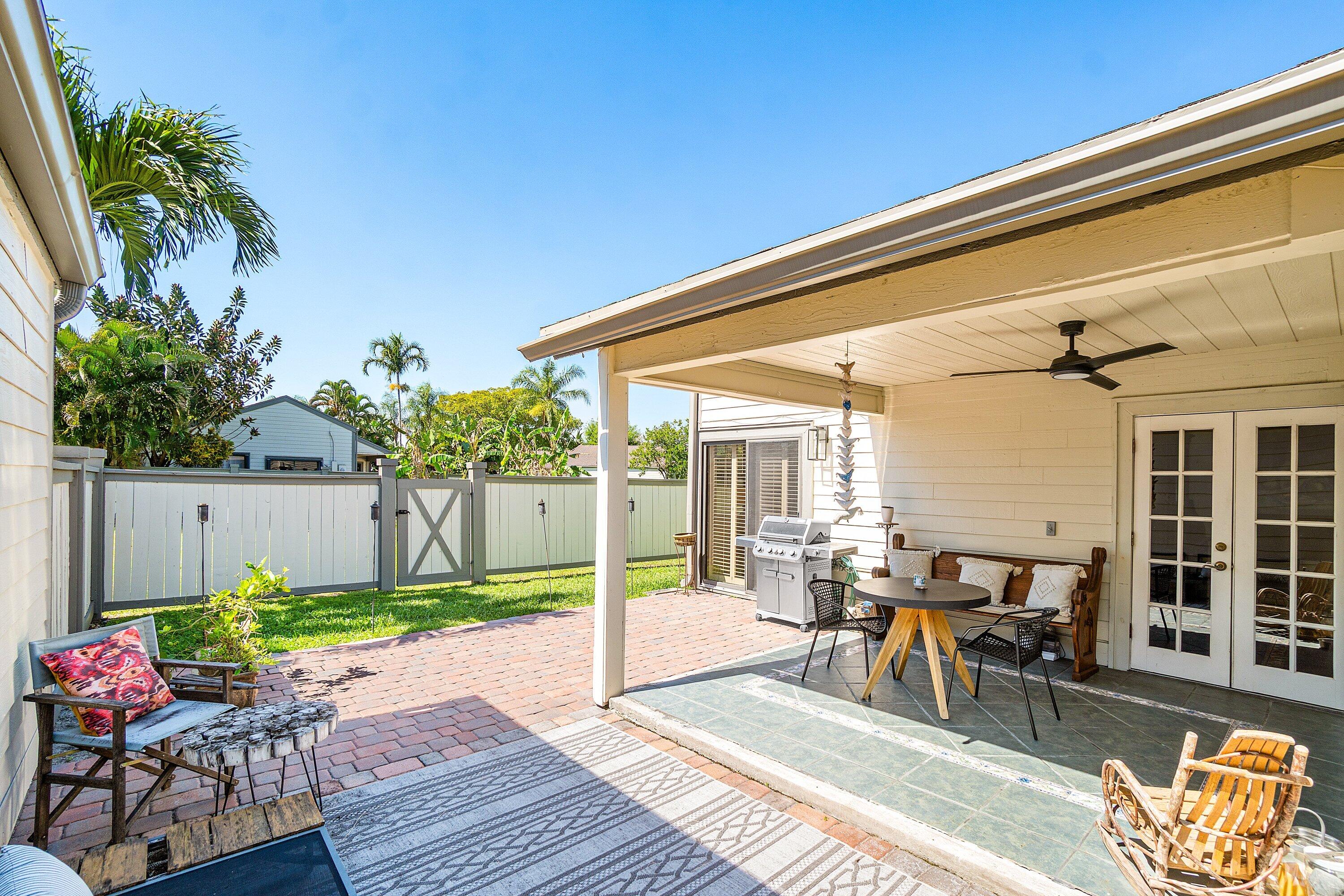 BEDFORD MEWS AT WELLINGTON - Residential Lease