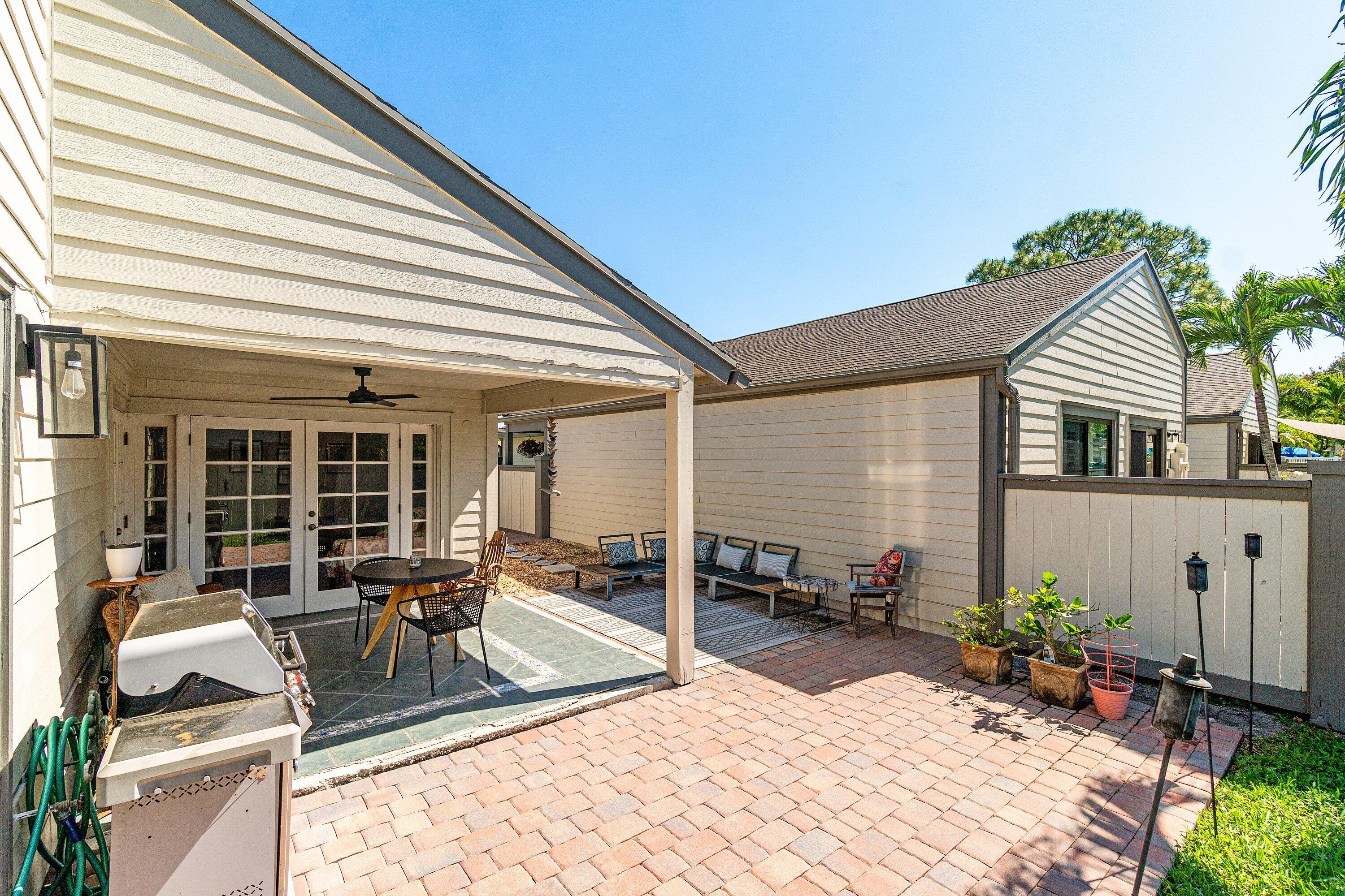 BEDFORD MEWS AT WELLINGTON - Residential Lease