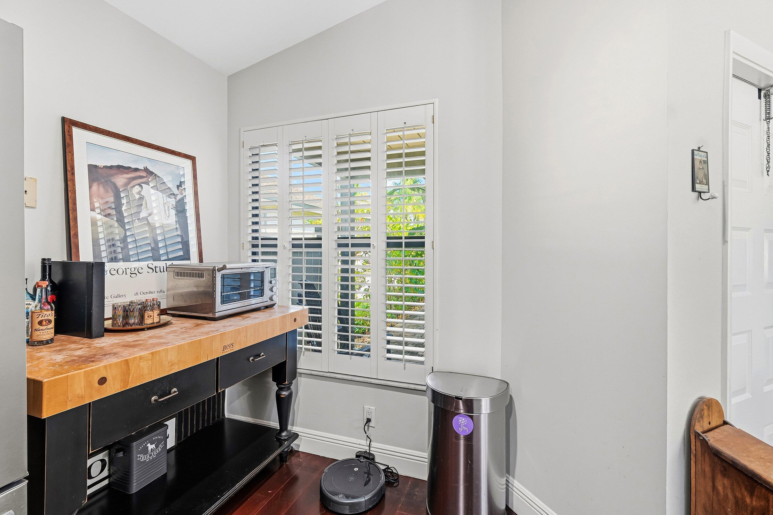 BEDFORD MEWS AT WELLINGTON - Residential Lease