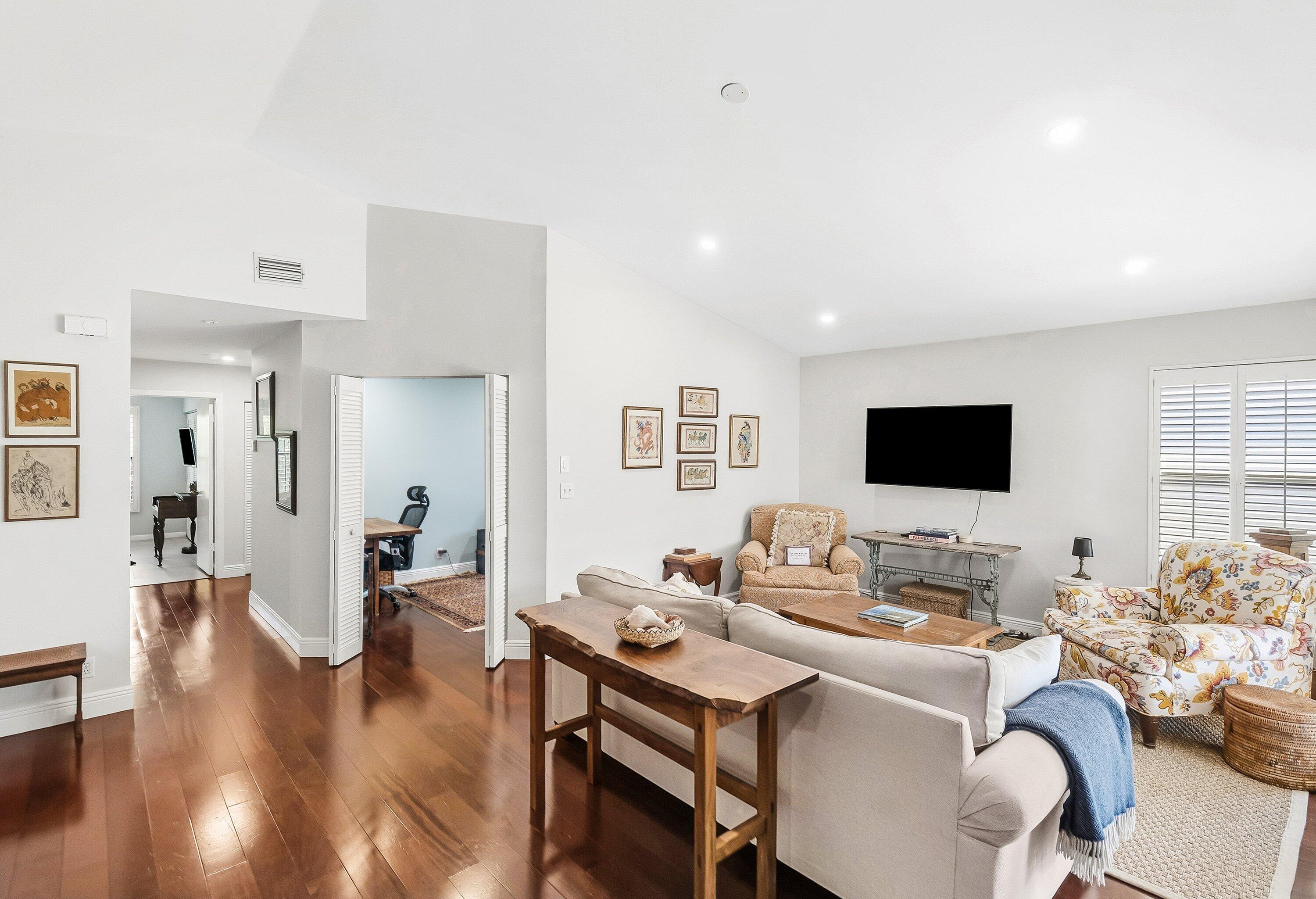 BEDFORD MEWS AT WELLINGTON - Residential Lease