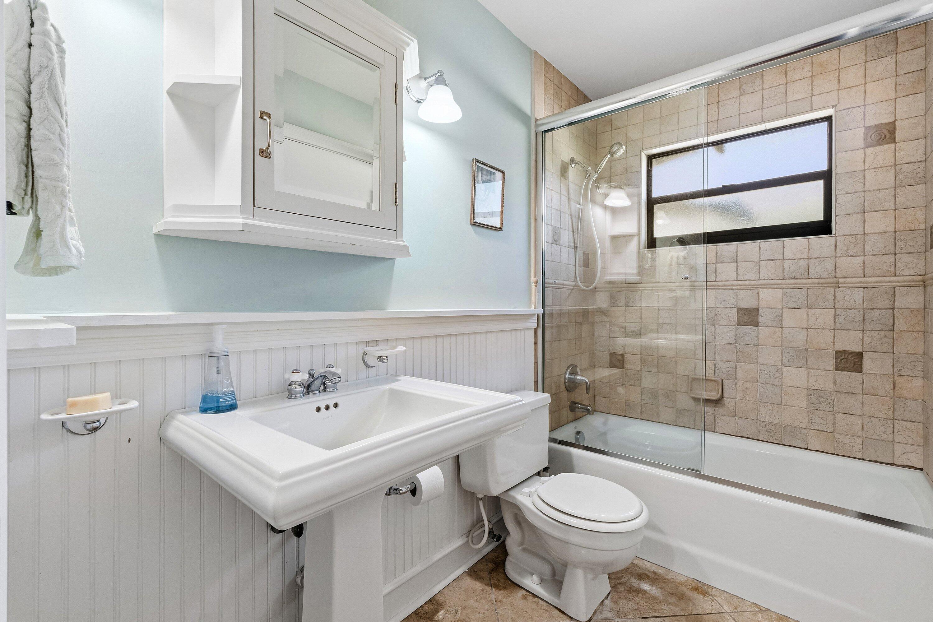 BEDFORD MEWS AT WELLINGTON - Residential Lease