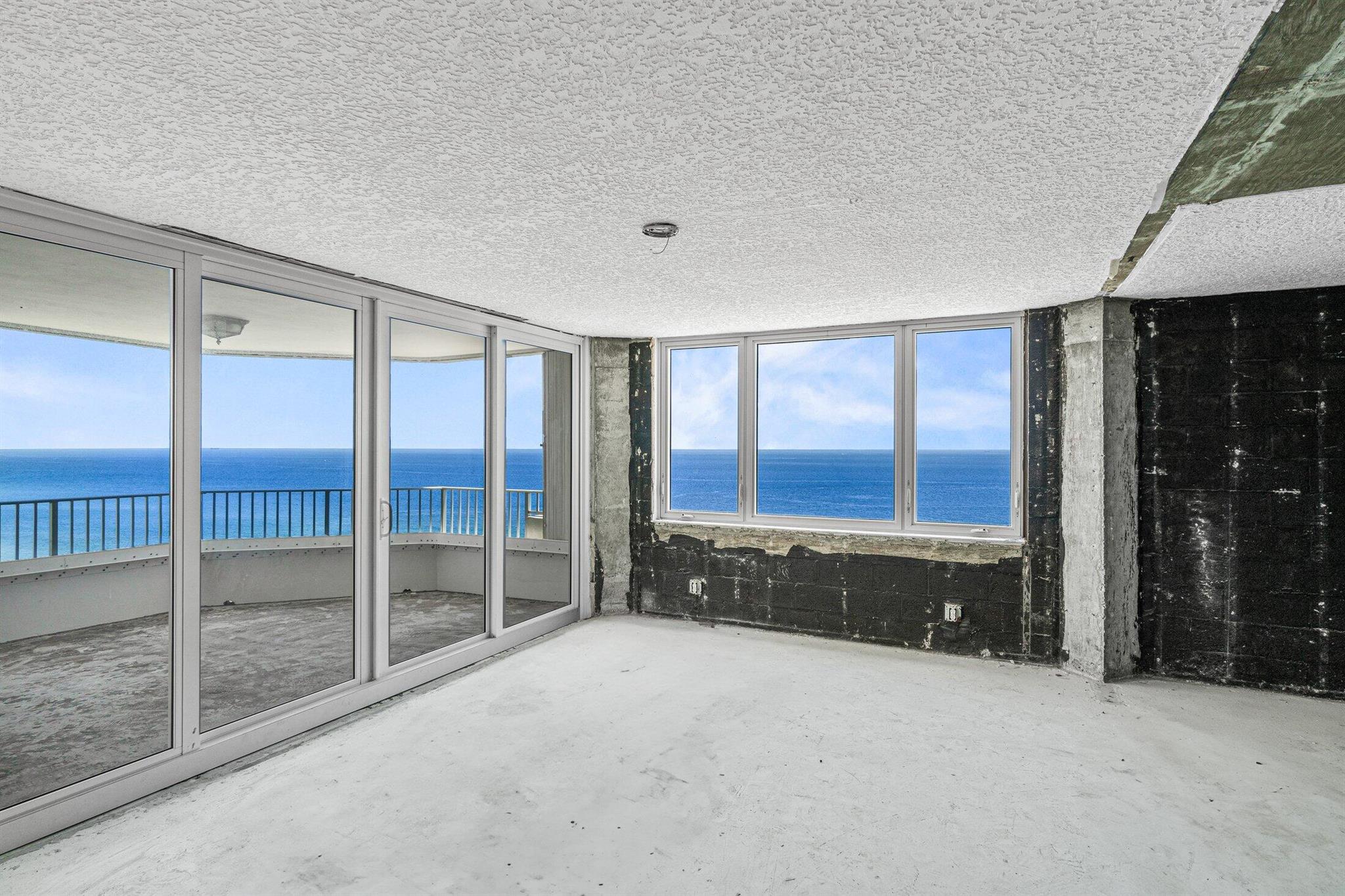550 S Ocean Boulevard 2001