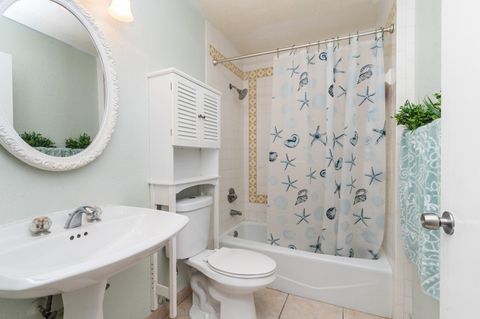Tiny photo for 1452 SW 26th Avenue SW #A, Boynton Beach, FL 33426 (MLS # B26021118)