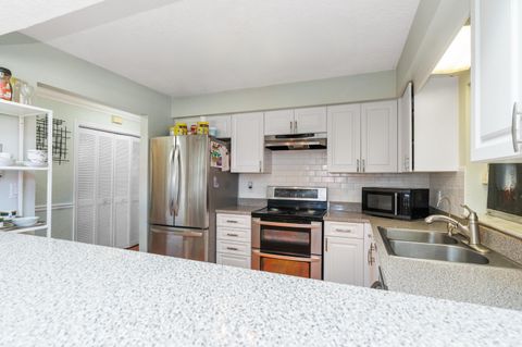 Tiny photo for 1452 SW 26th Avenue SW #A, Boynton Beach, FL 33426 (MLS # B26021118)