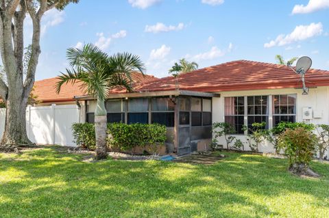 Tiny photo for 1452 SW 26th Avenue SW #A, Boynton Beach, FL 33426 (MLS # B26021118)