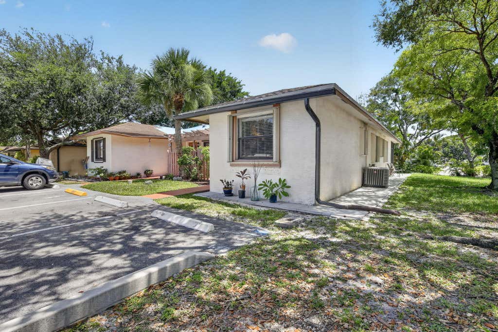 Photo of 2950 NW 109TH Terrace, Sunrise, FL 33322 (MLS # B26065765)
