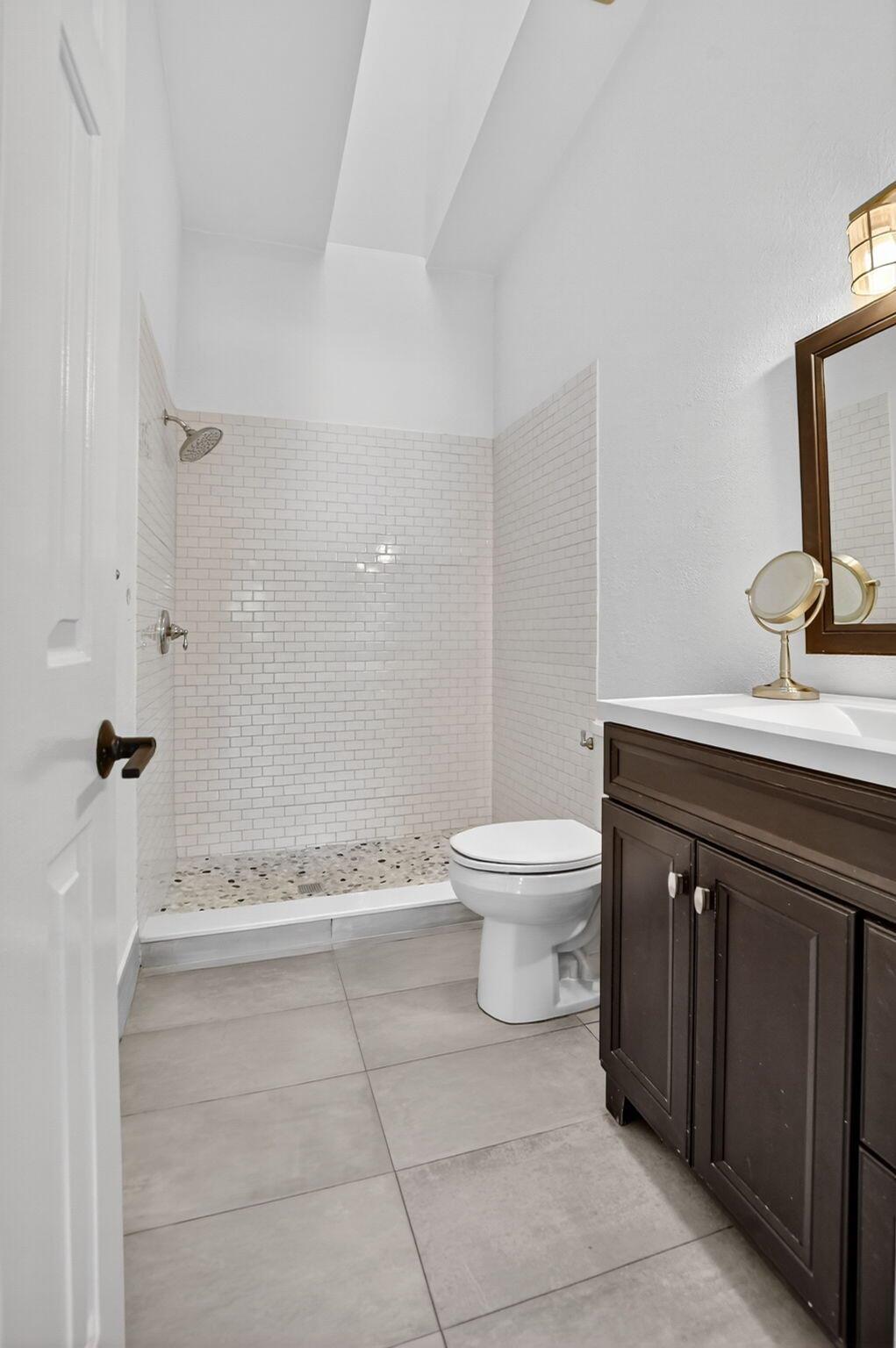 RAINBERRY LAKE PH IV-B - Residential Lease