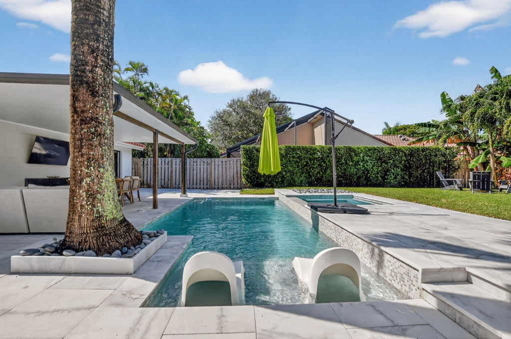 Photo of 1340 NW 22nd Avenue, Delray Beach, FL 33445 (MLS # R11135766)