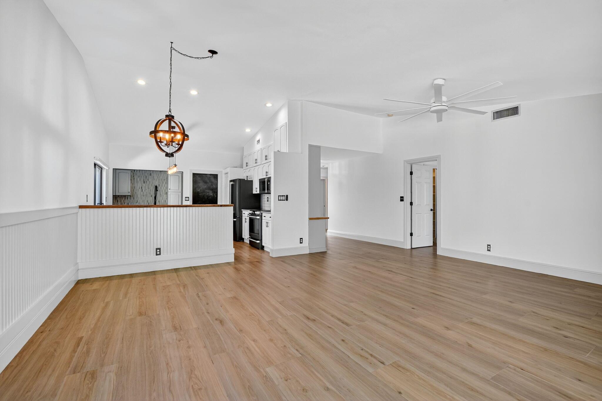 RAINBERRY LAKE PH IV-B - Residential Lease