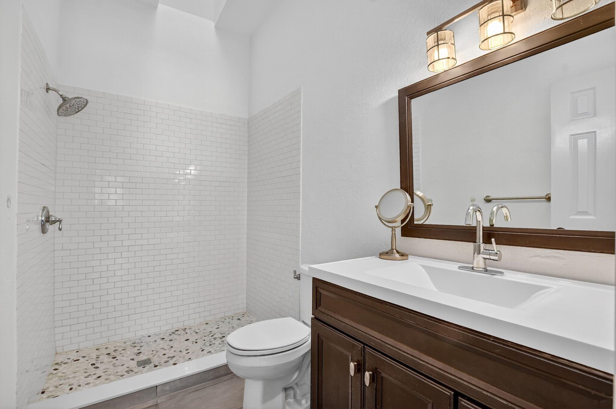 RAINBERRY LAKE PH IV-B - Residential Lease