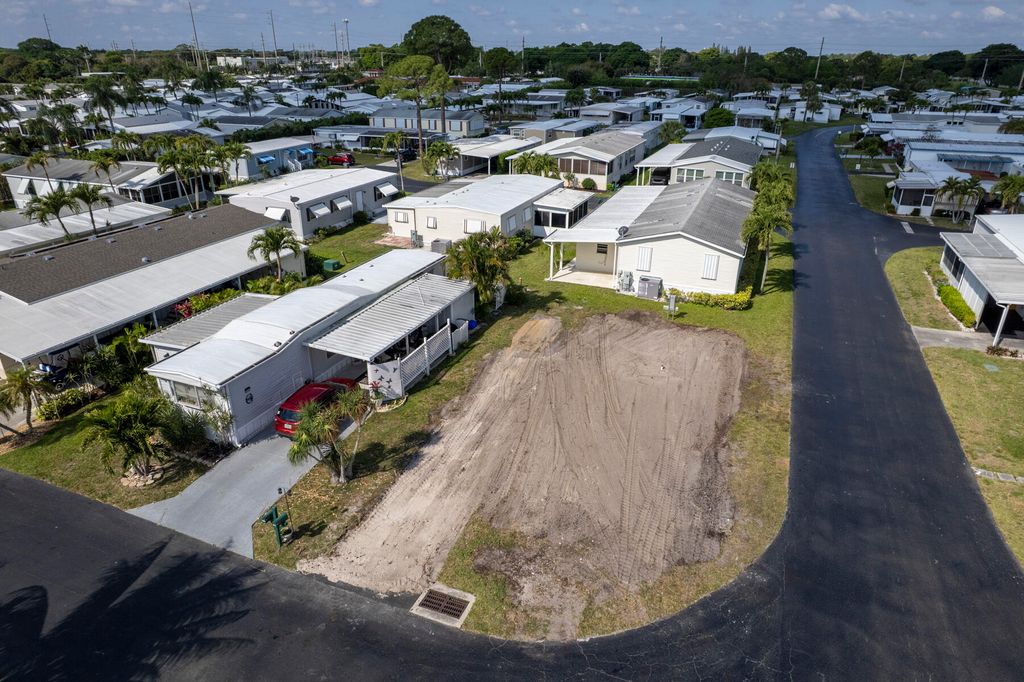 Photo of 8001 Esperanza Bay, Boynton Beach, FL 33436 (MLS # B26008332)