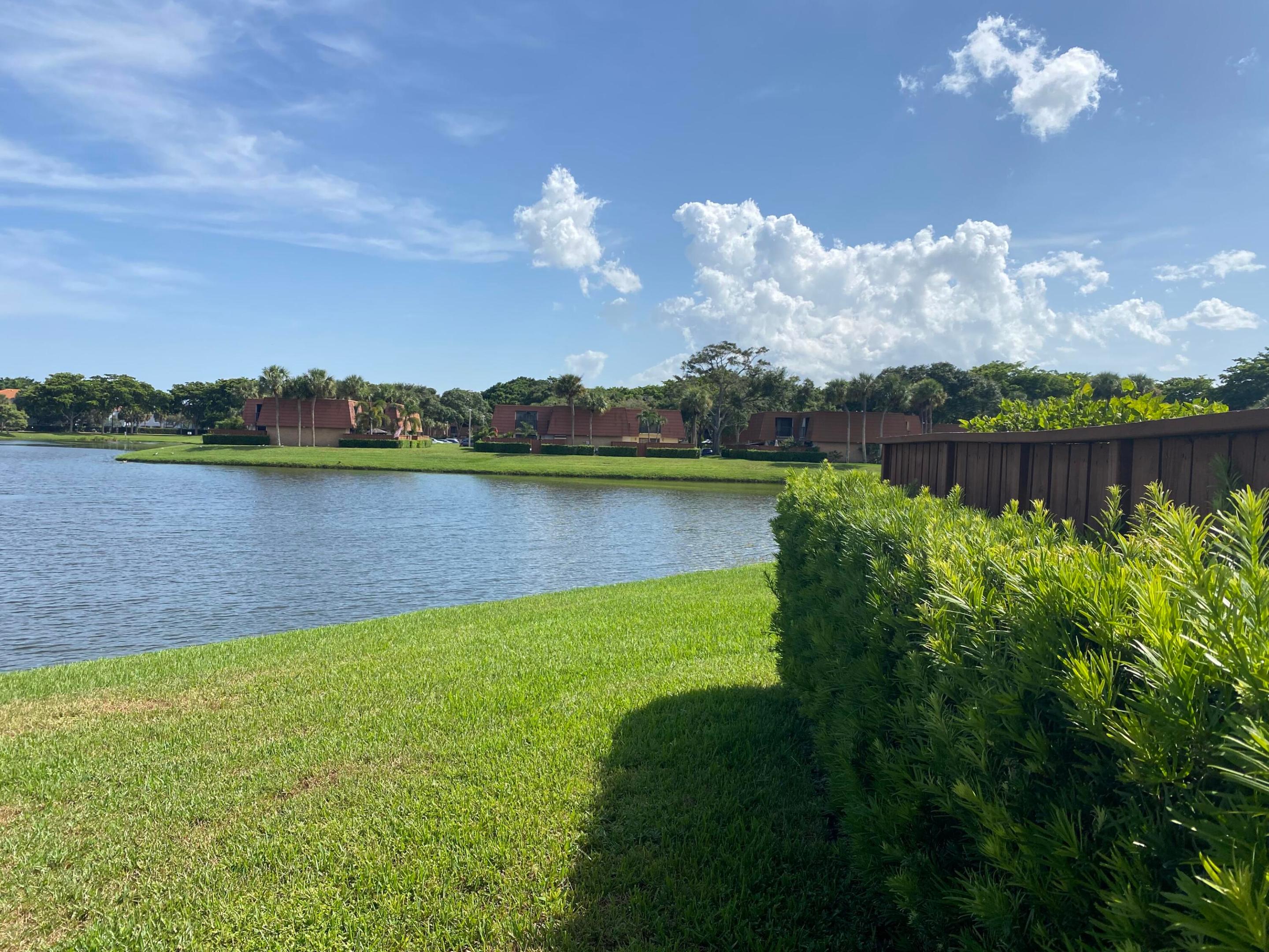 615 Buttonwood Lane C