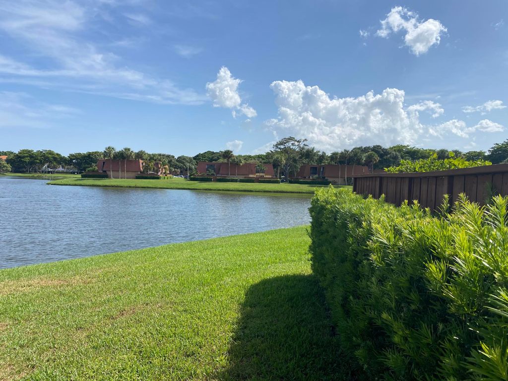 Photo of 615 Buttonwood Lane #C, Boynton Beach, FL 33436 (MLS # R11118748)