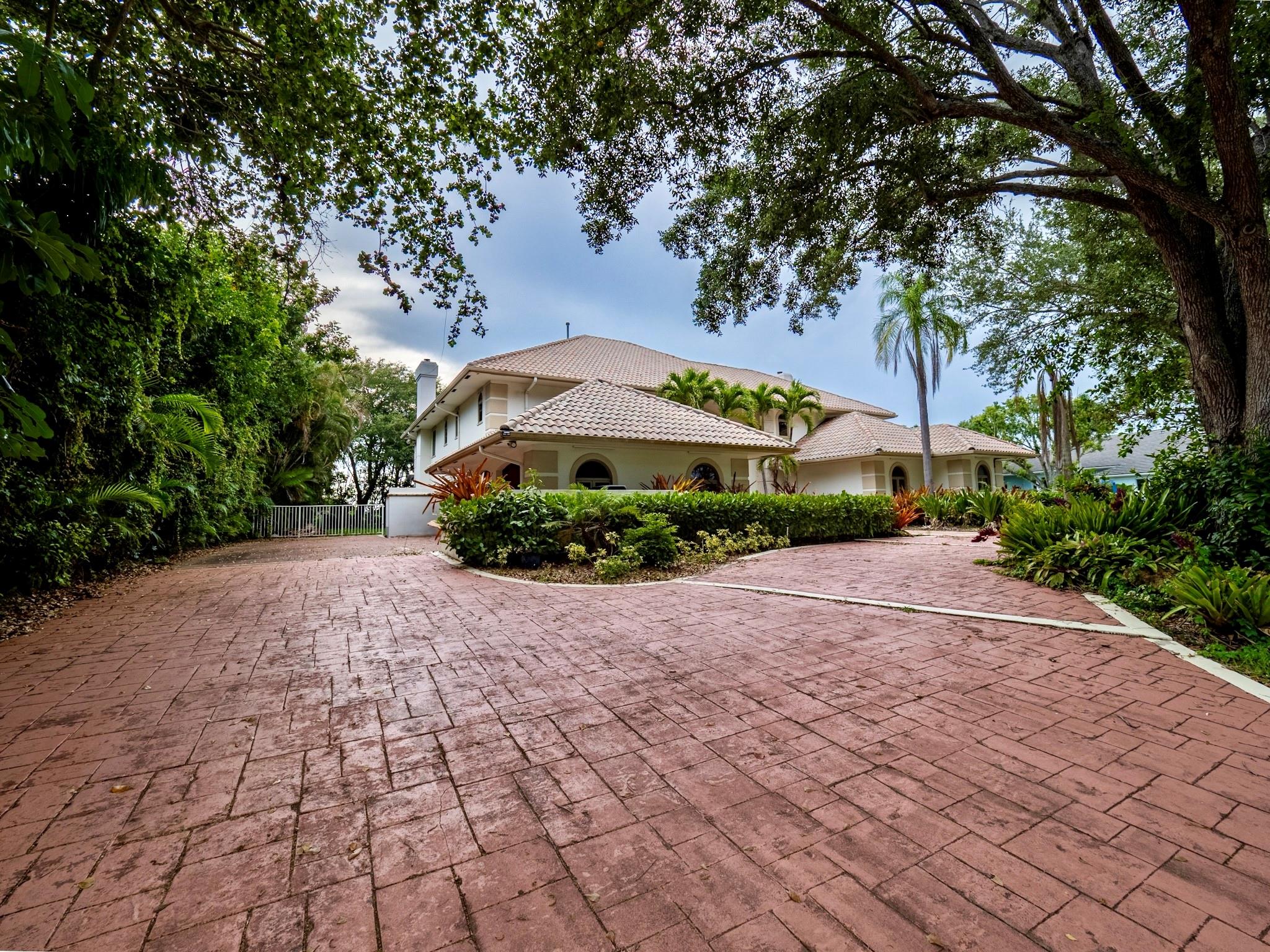 10519 Pine Tree Terrace