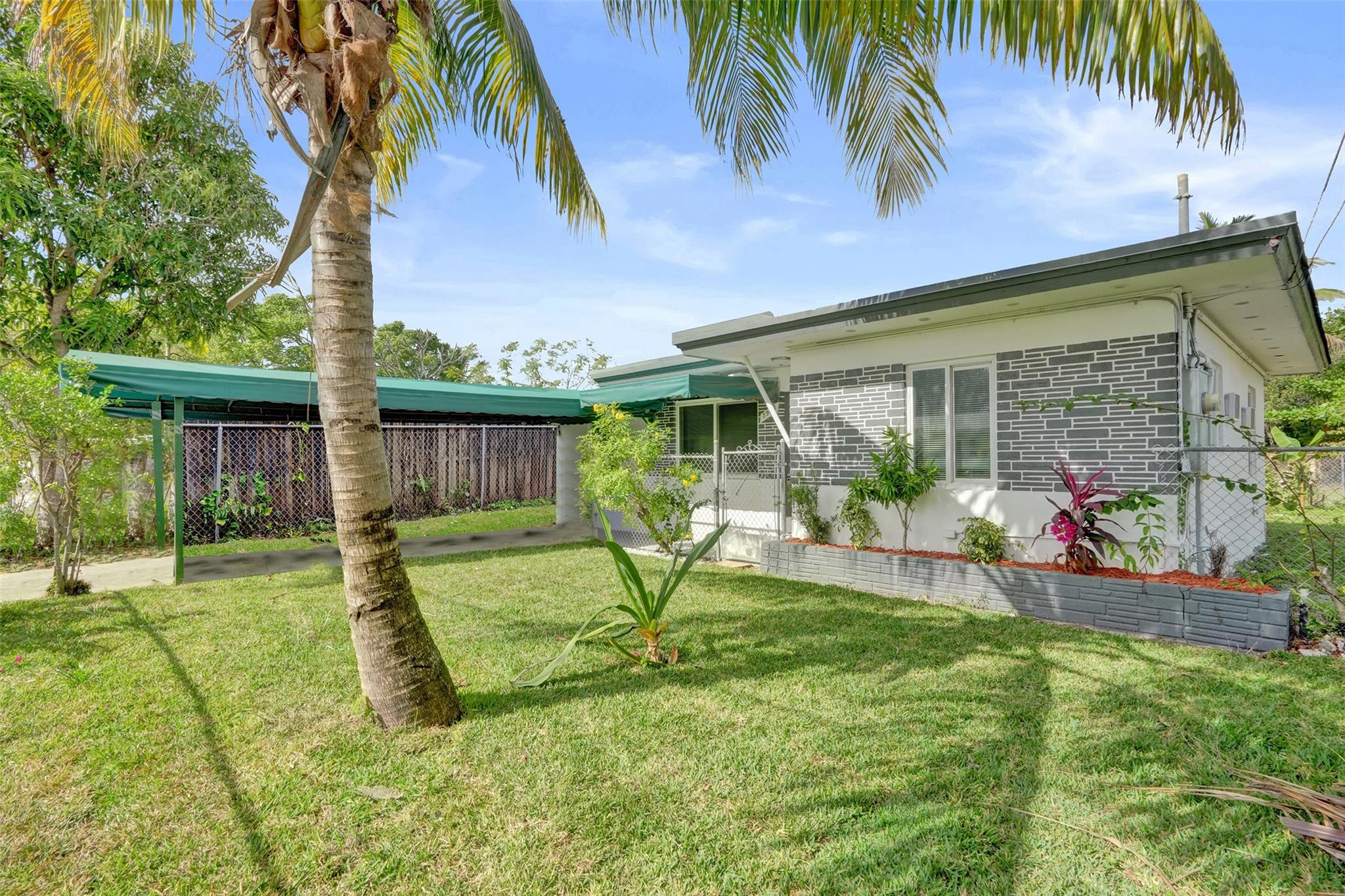 Hollywood Country Estates - Residential