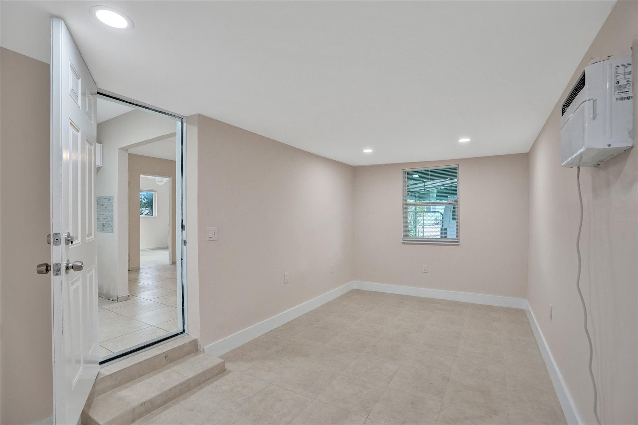 Hollywood Country Estates - Residential