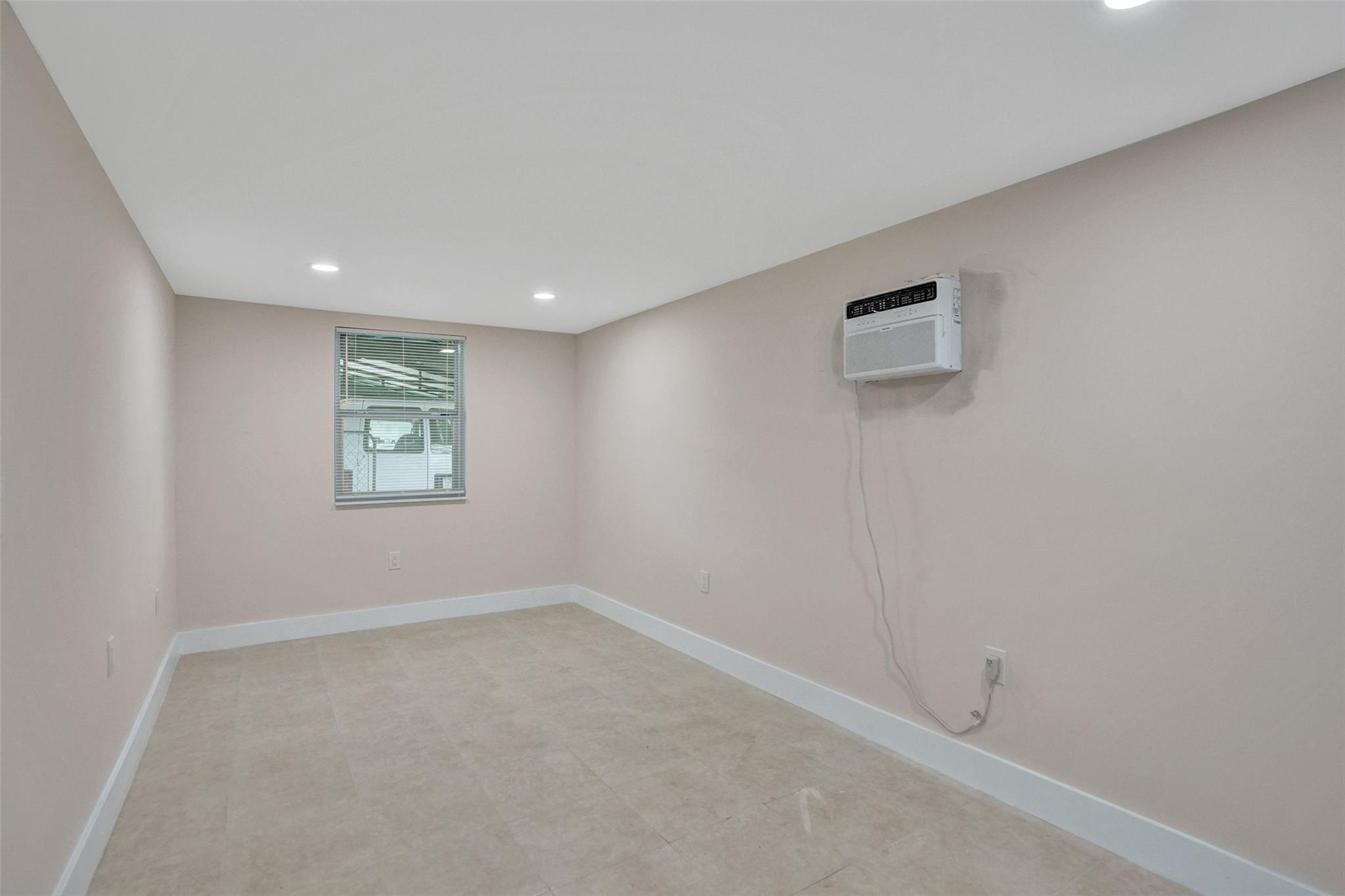 Hollywood Country Estates - Residential